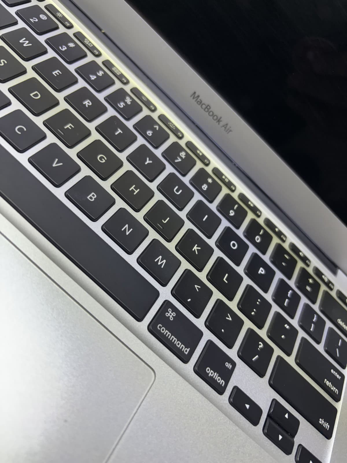 APPLE MACBOOK AIR Model A1465-EMC2631 For Parts N/Working - Thumbnail 4