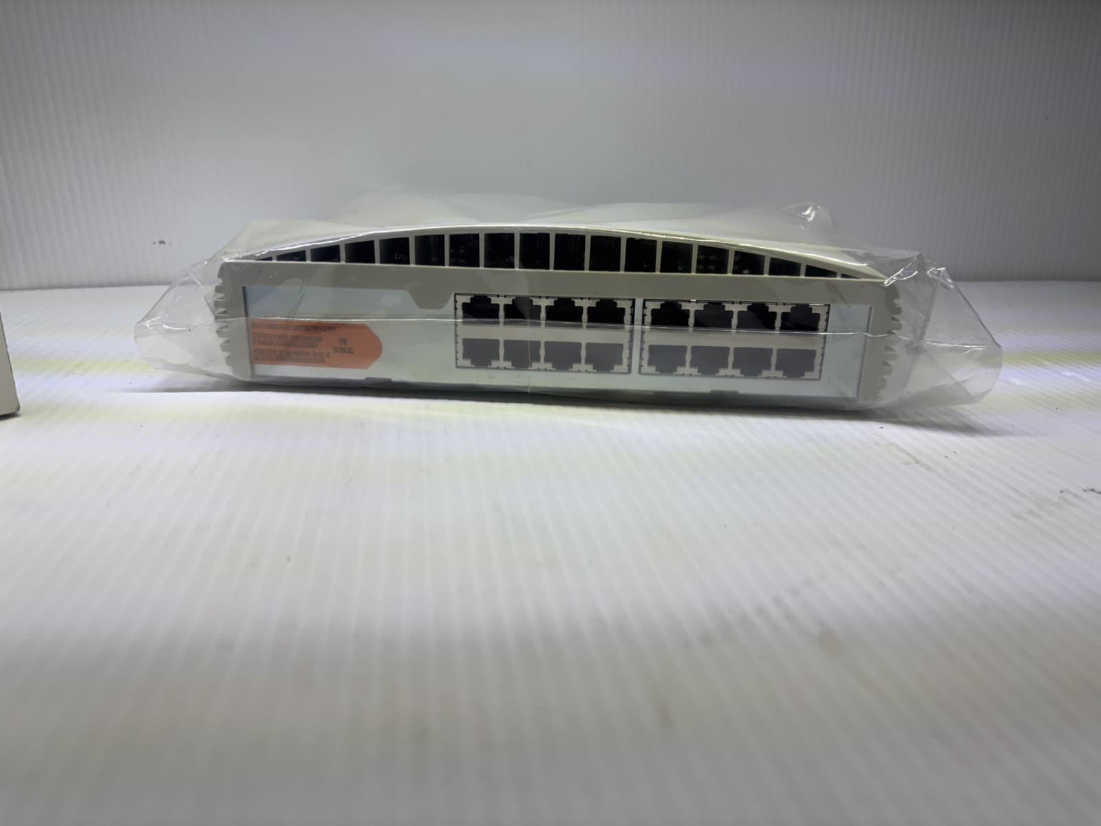 3Com 1675-010-000-2.00 Office Connect Dual Speed Hub 8 Port w/ POWER CORD - Thumbnail 5