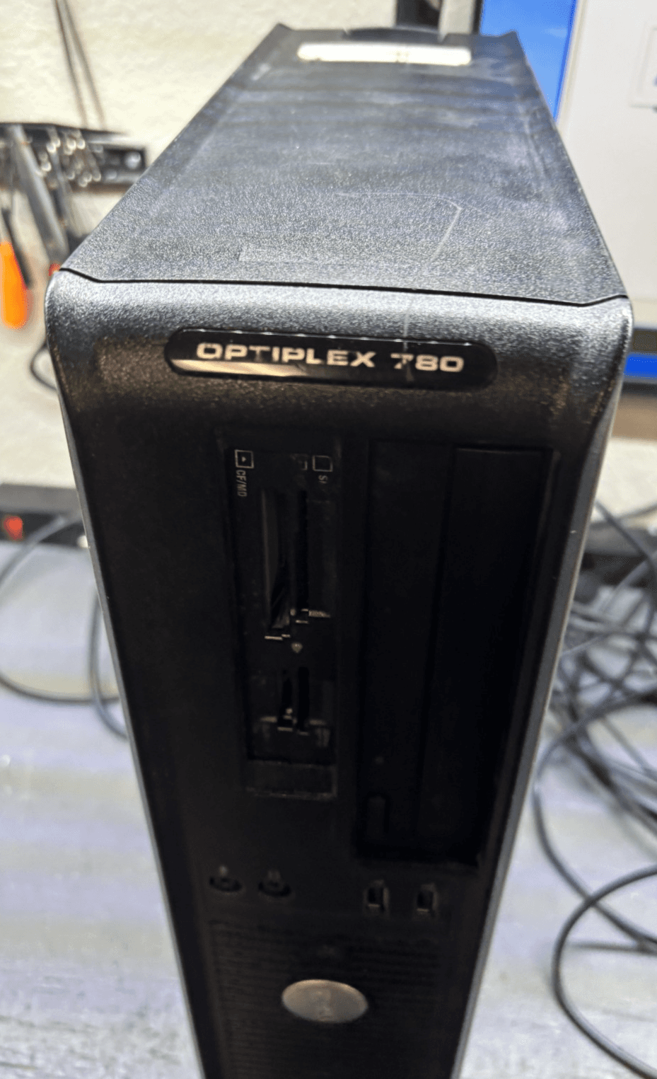 Dell OptiPlex 780 128 ssd 3.5gb ram windows xp - Image 1