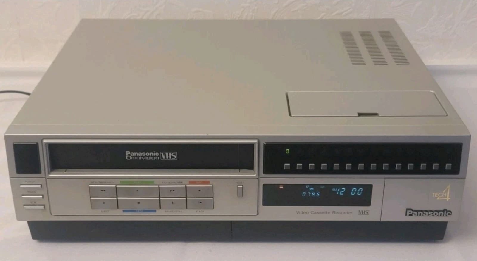 Vintage Panasonic video cassette recorder PV-1520-k with remote and manual - Thumbnail 2