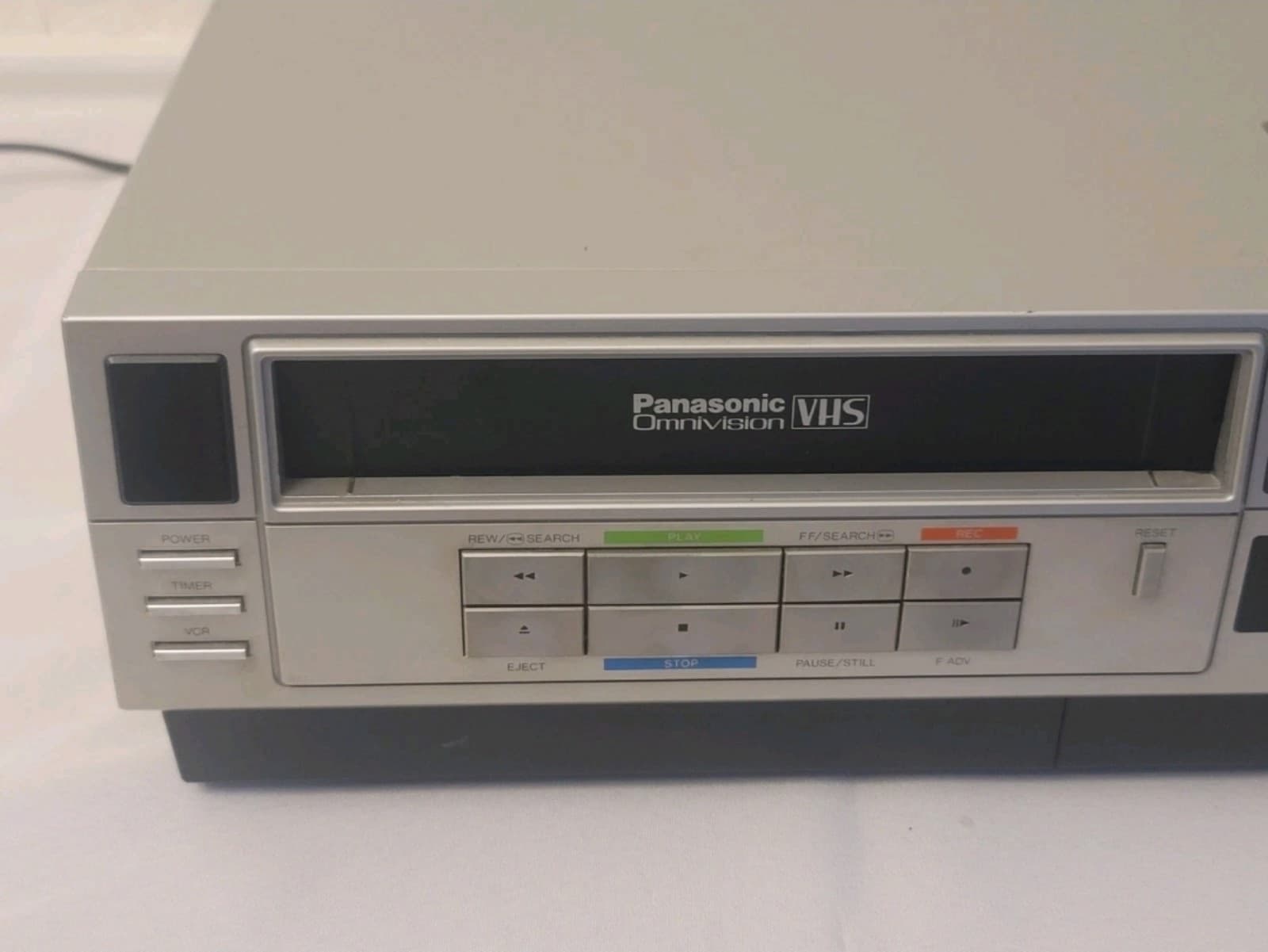 Vintage Panasonic video cassette recorder PV-1520-k with remote and manual - Thumbnail 3