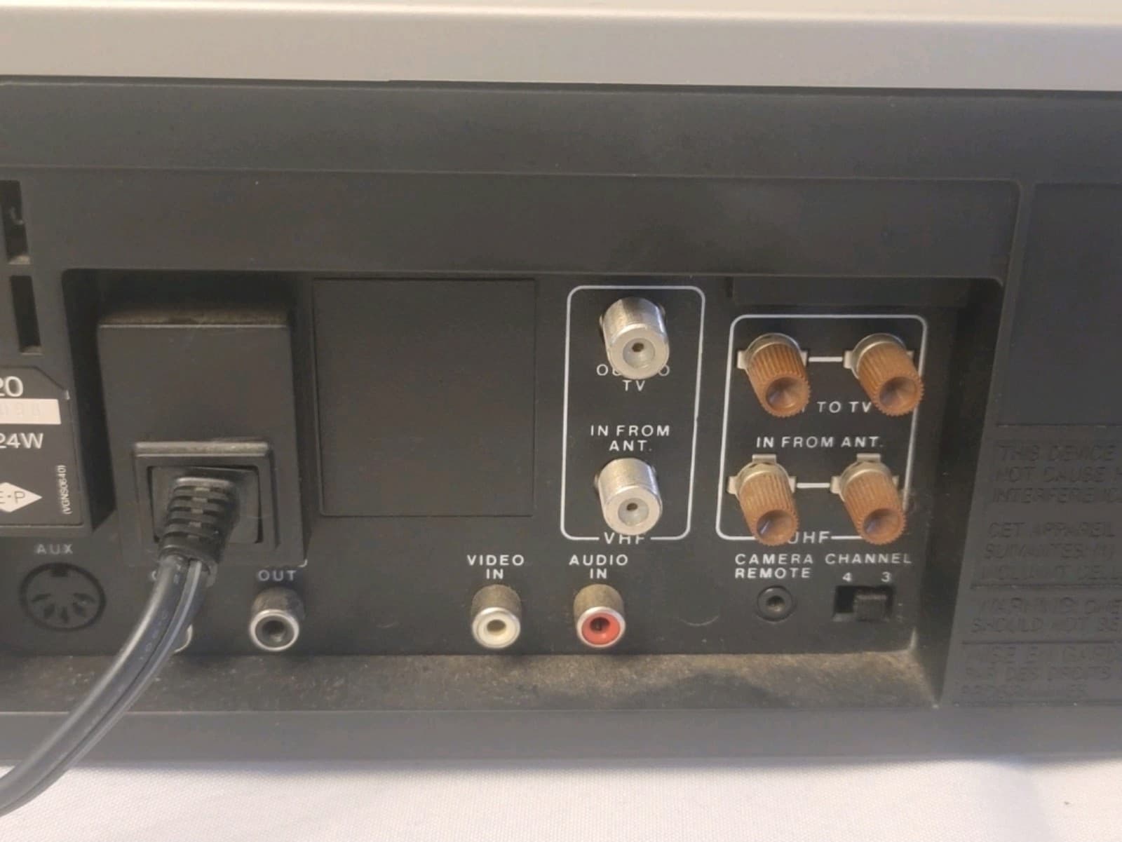 Vintage Panasonic video cassette recorder PV-1520-k with remote and manual - Thumbnail 12