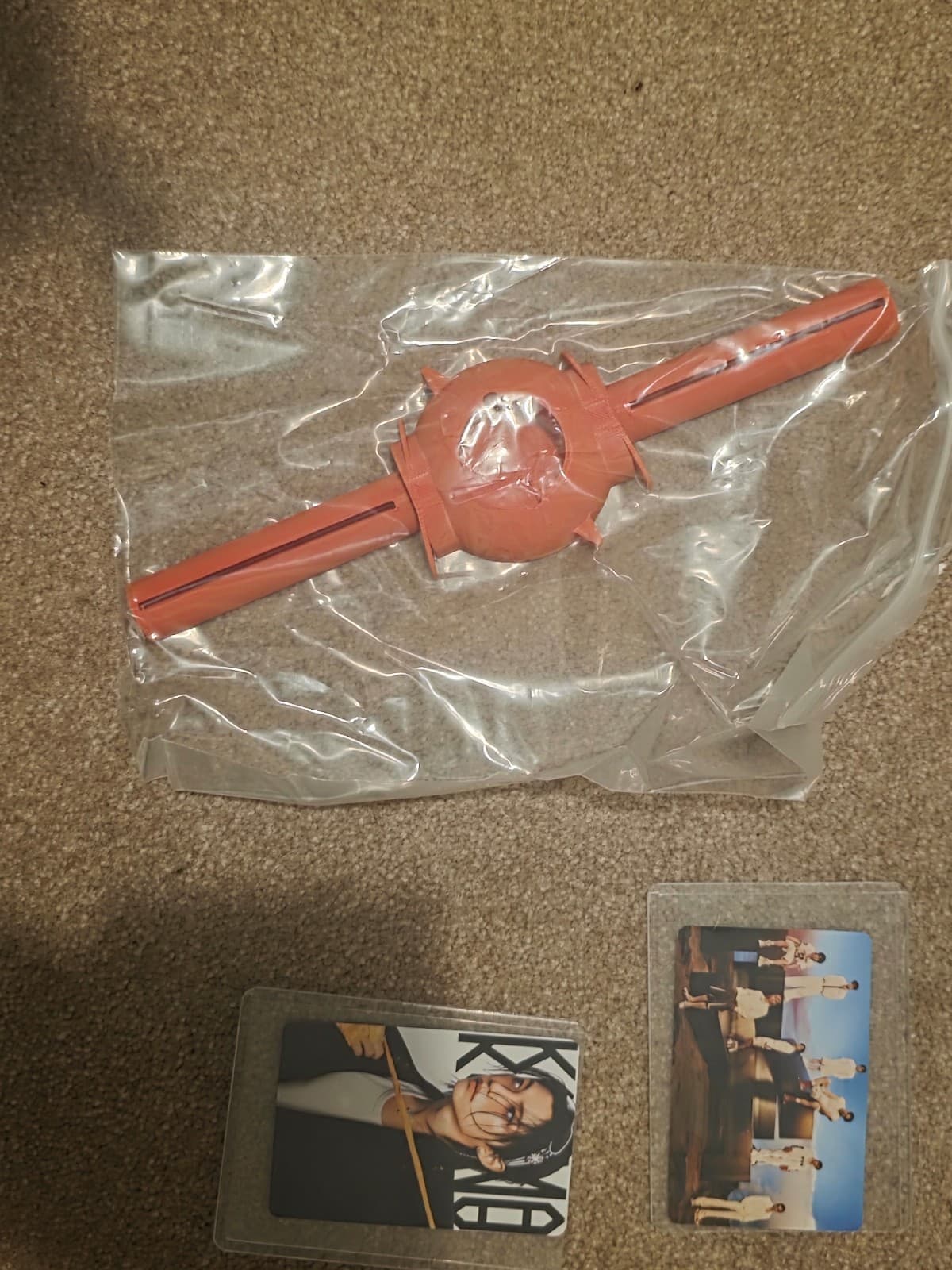 K-Pop Merchandise 2 Trading Cards & Toy - Thumbnail 3