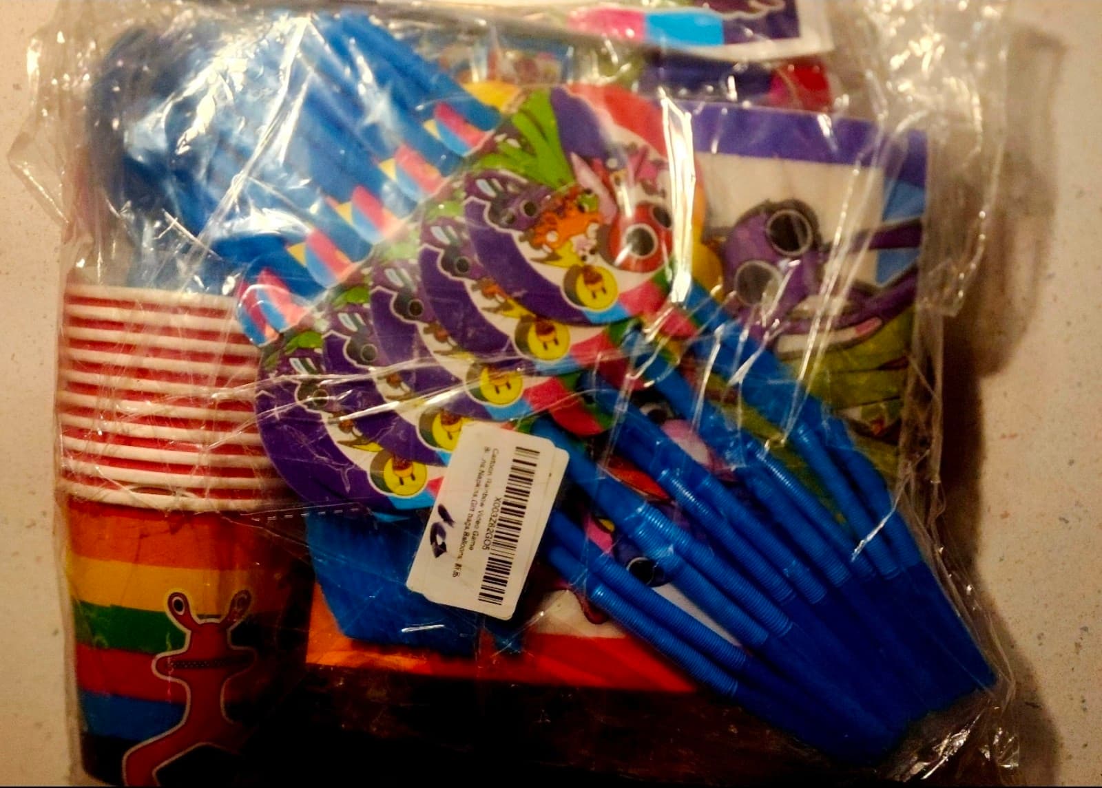 Rainbow Friends Birthday Supplies 10 Guests - Thumbnail 4