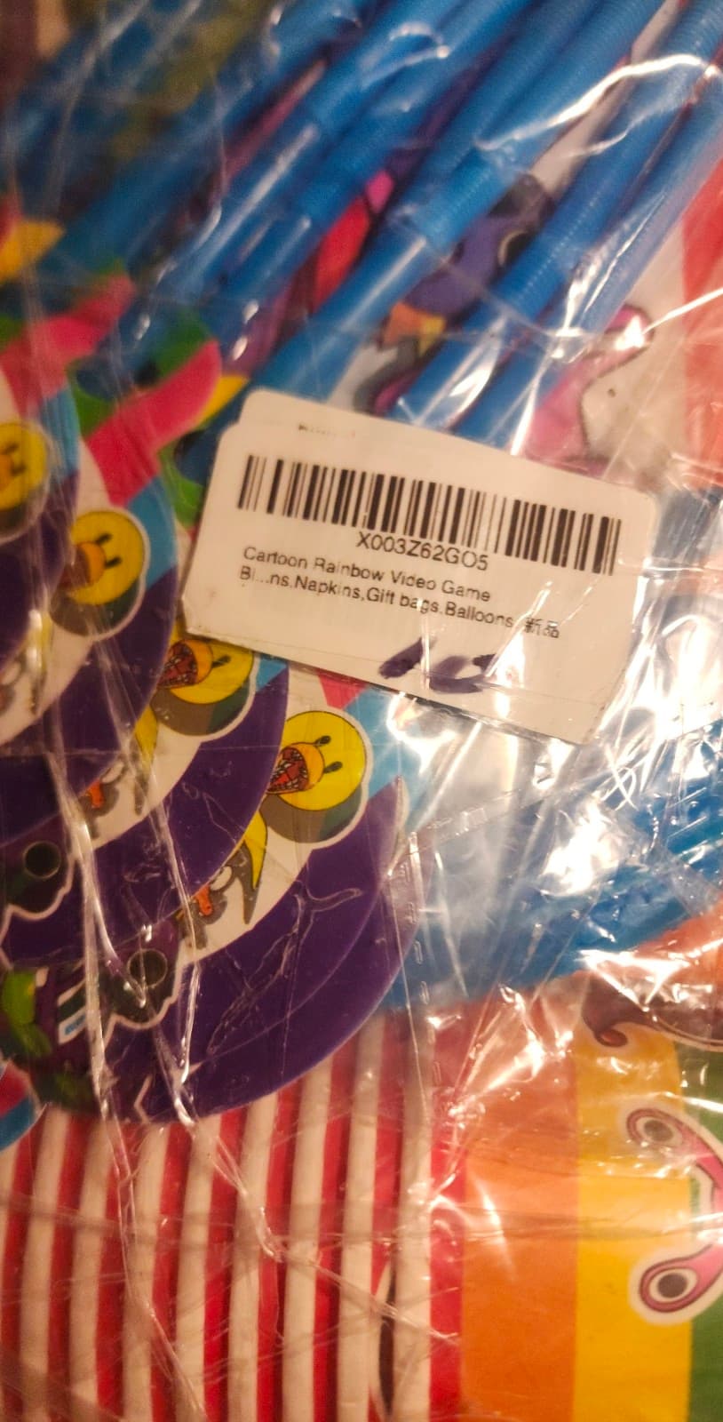 Rainbow Friends Birthday Supplies 10 Guests - Thumbnail 3