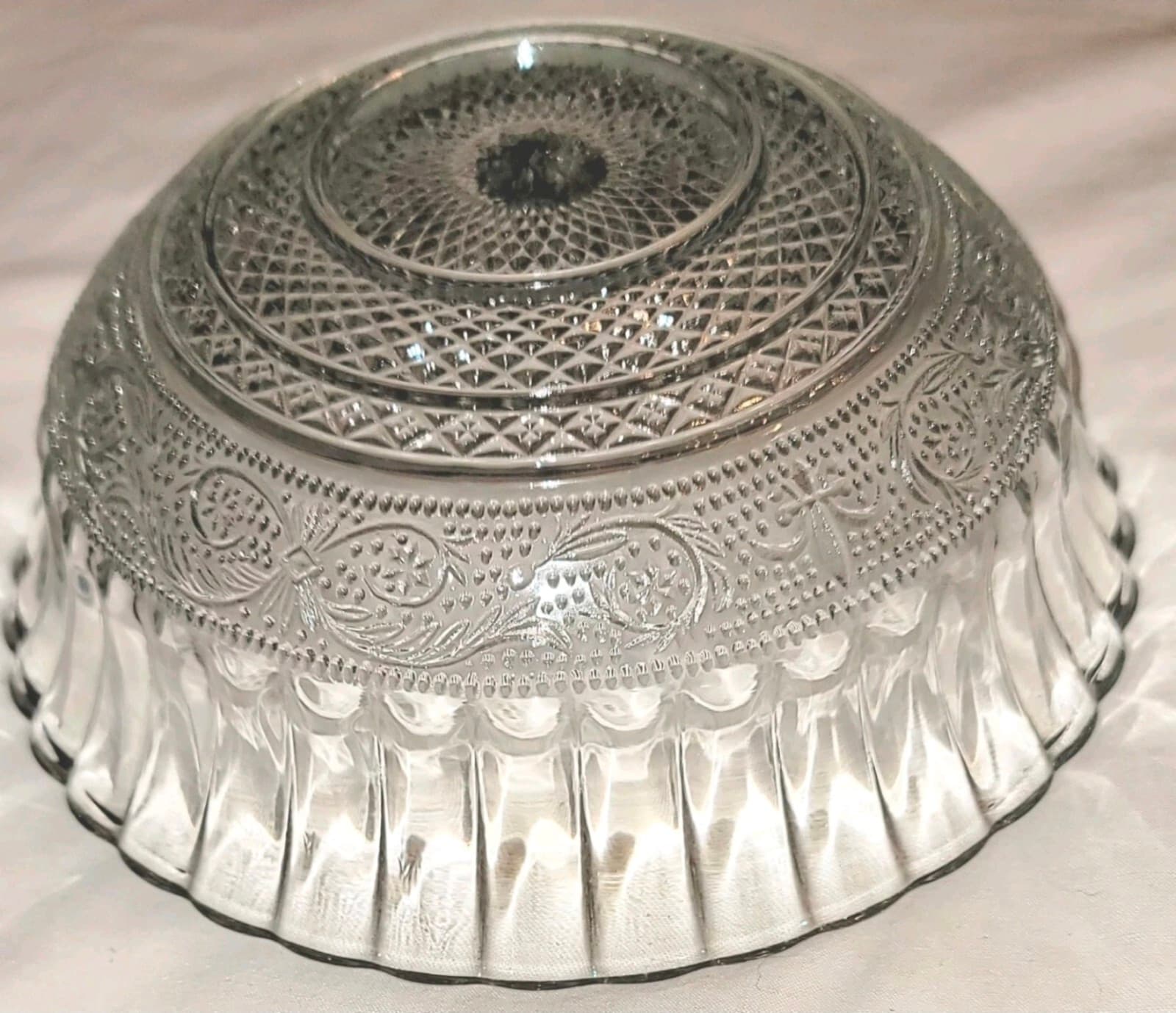 Vintage Crystal Clear KIG Mayasia Pressed Glass Large Bowl Made in Thailand - Thumbnail 3