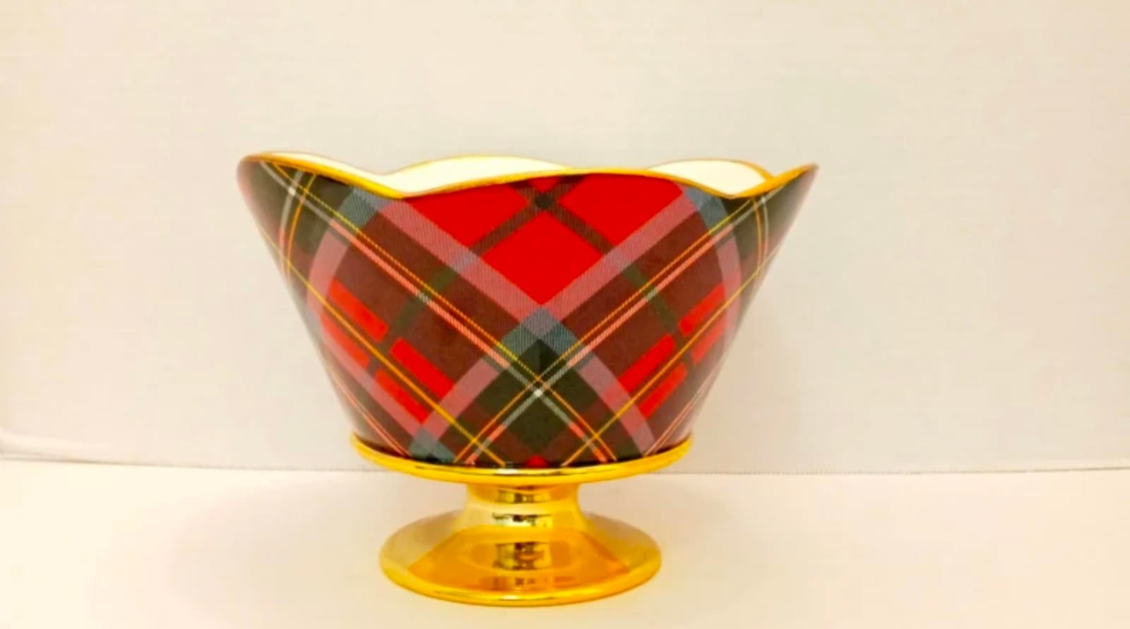 Vintage Teleflora Plaid Pedestal Bowl: Red and Green Christmas Decor - Image 1