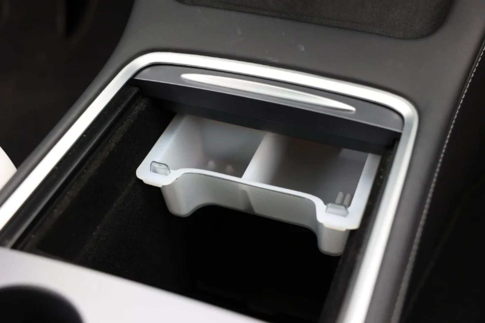 Tesla Model 3 & Model Y Organizer with Cupholder Coasters - Thumbnail 3