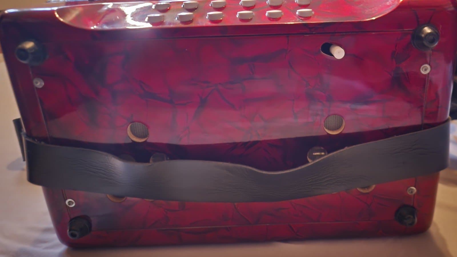 YINGJIE RED 3 Row 31 Button Accordion With Case & Strap - Thumbnail 6