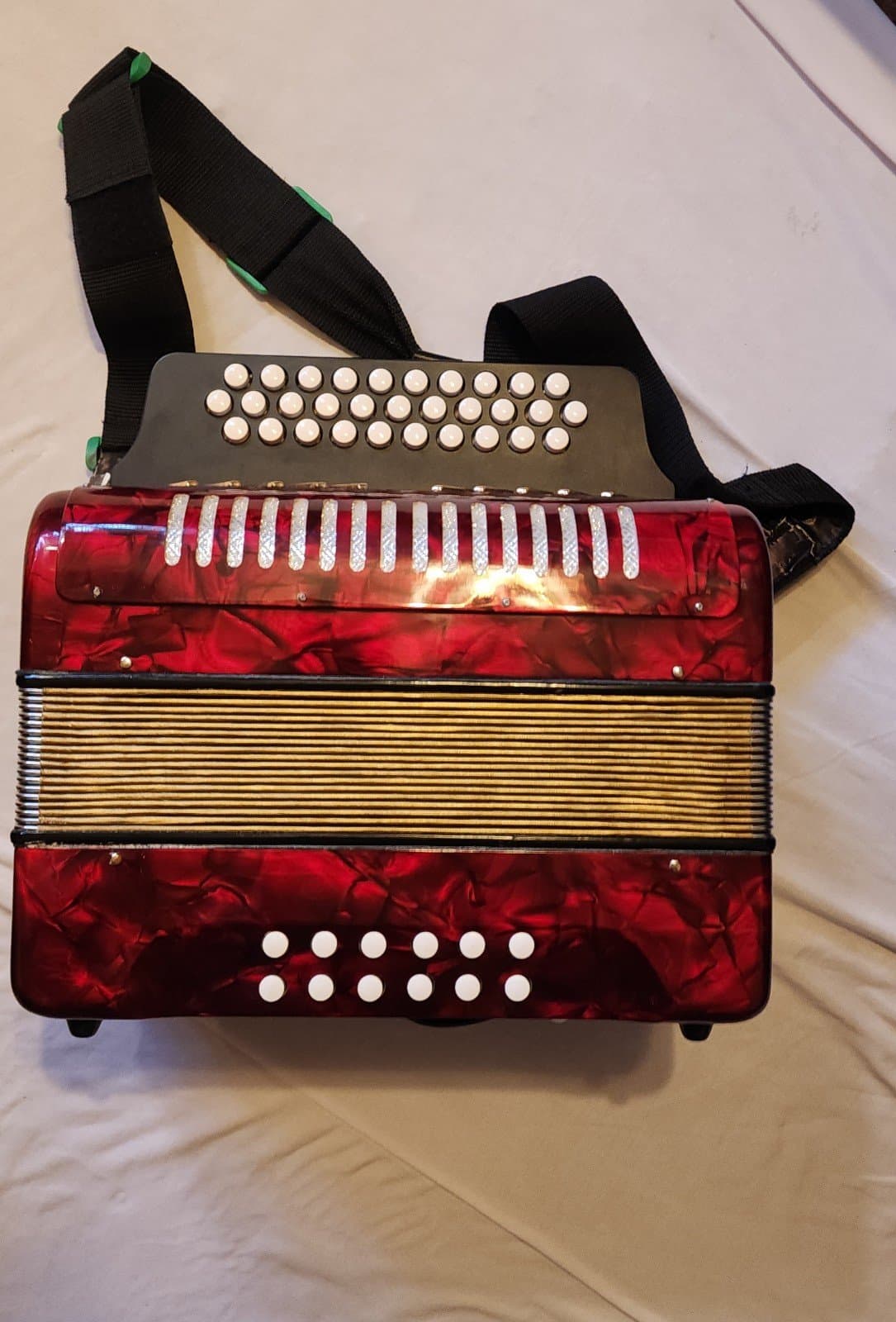 YINGJIE RED 3 Row 31 Button Accordion With Case & Strap - Thumbnail 4