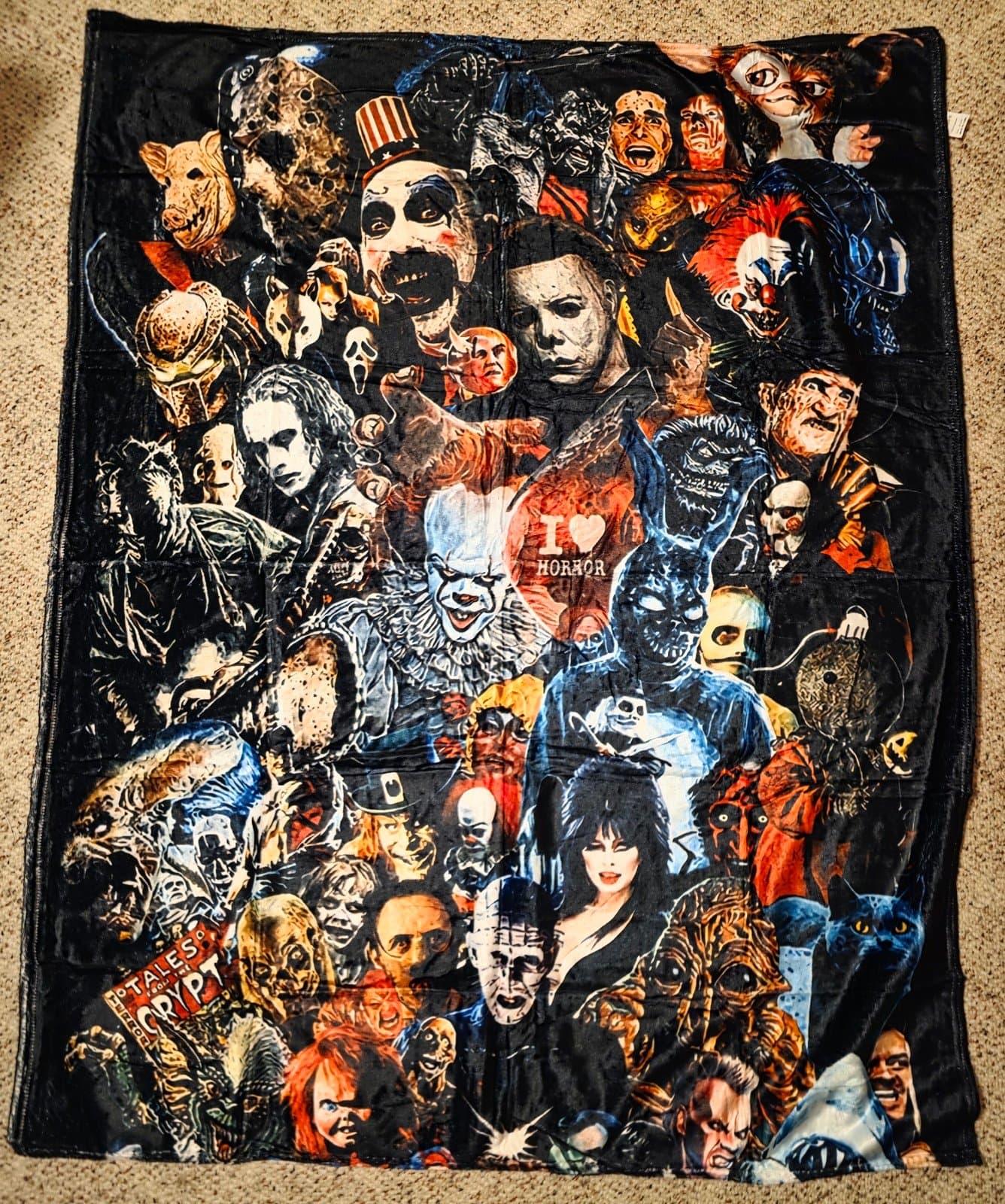 Horror Blanket Throw 40x50in - Image 1