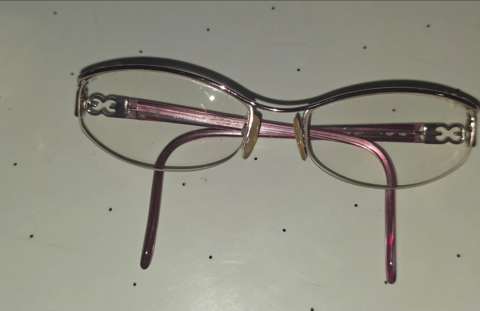 Guess Glasses Burgundy with Case - Thumbnail 3