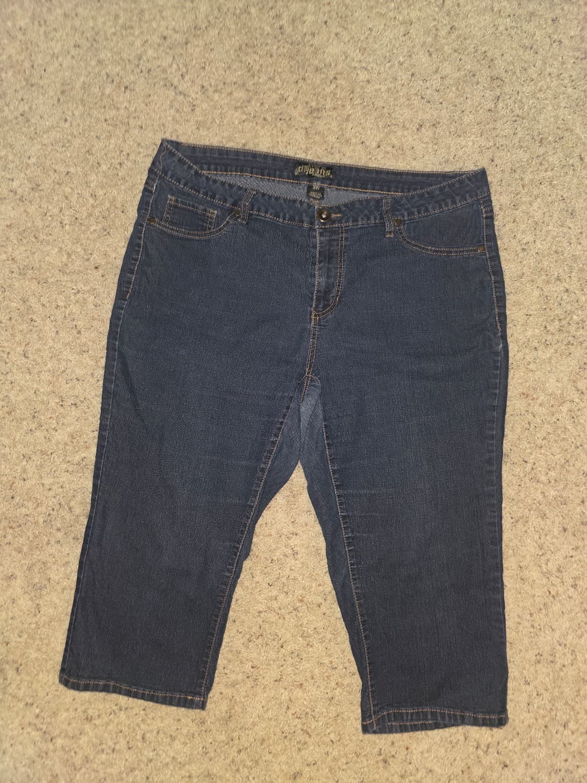 Women's Capris sz 18w - Image 1