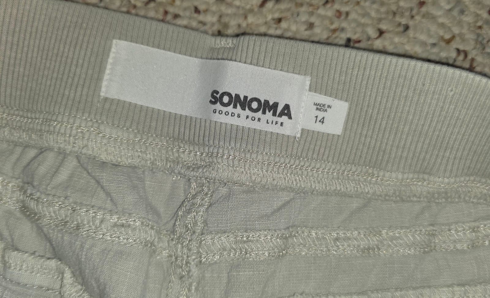 Women's Capris sz 14 - Thumbnail 2