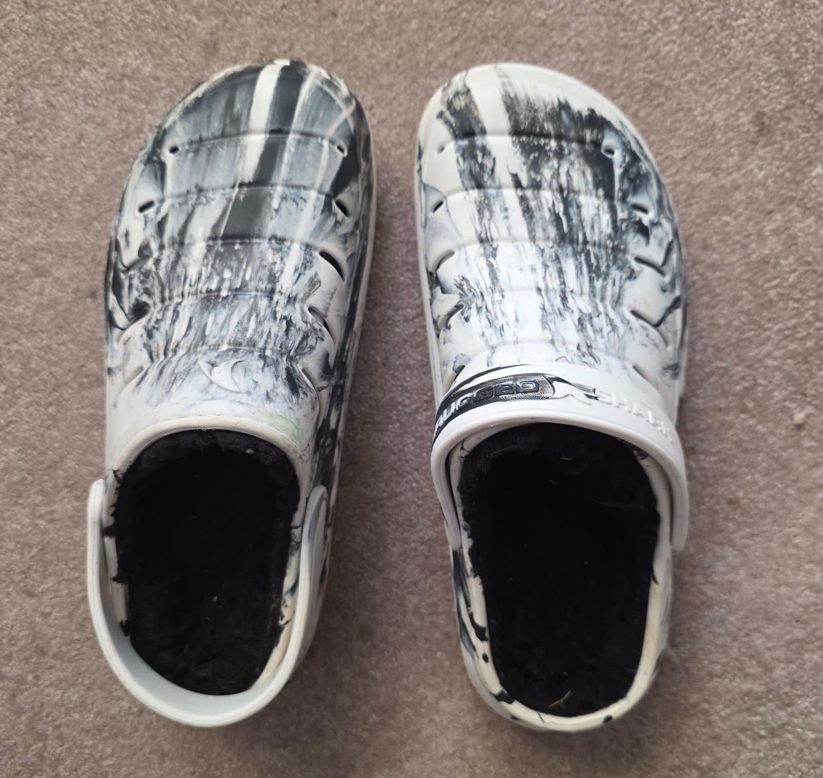 Men's Rugged Shark Fleece Lined Shoes sz 7 - Image 1