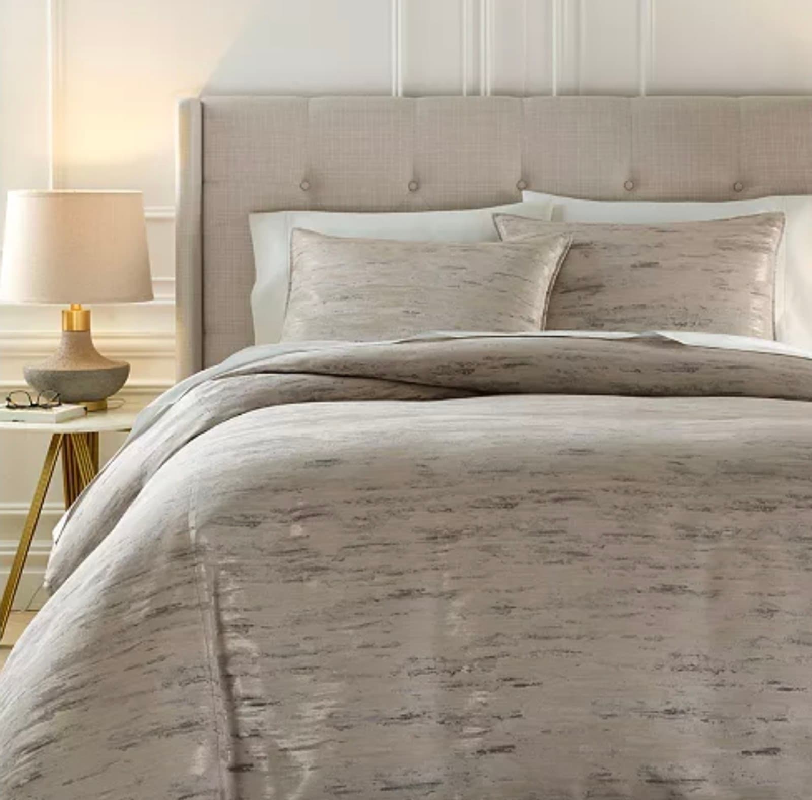 Queen size Comforter from Macys - Thumbnail 2