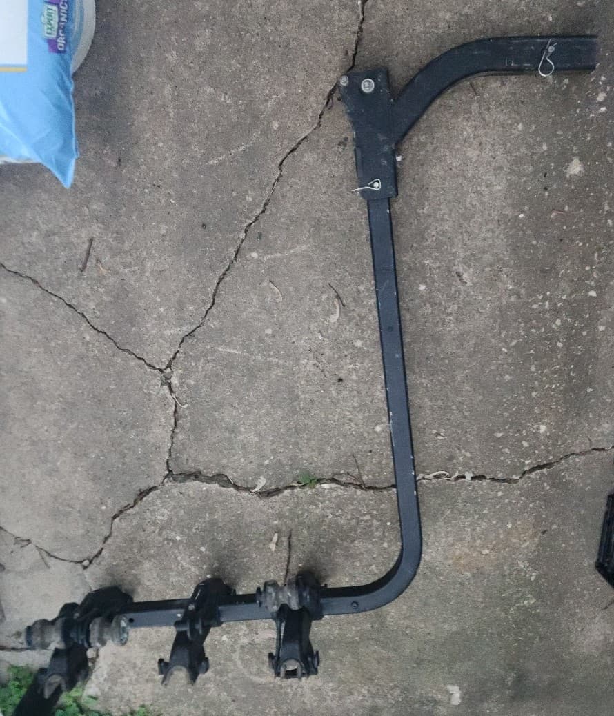 Yakima 3 Bike Hitch Mount Bicycle Rack - Image 1