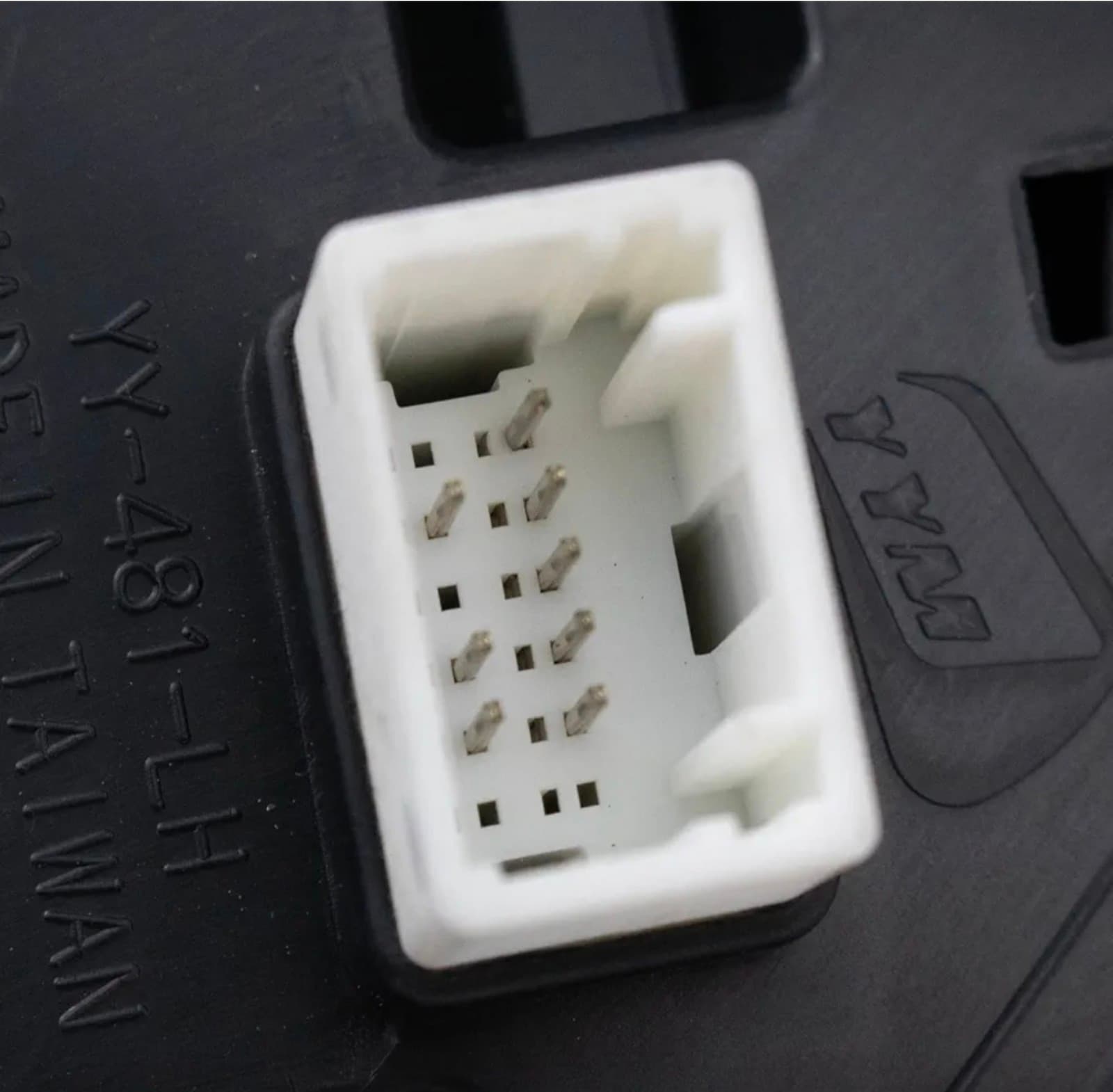 Hyundai Kona Driver Side Power Mirror Heated Blind Spot Indicator 2018-2021 - Thumbnail 2