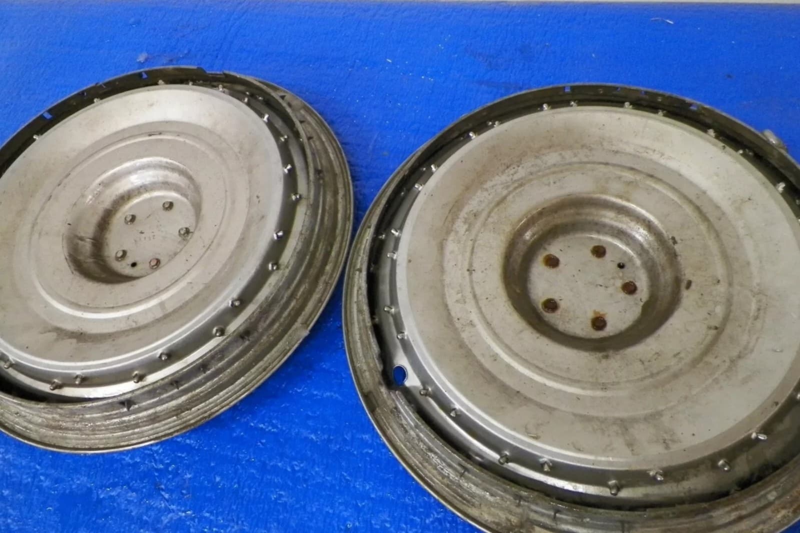 1970-1990 Chevrolet 15 inch wire wheel covers pair OEM 15 inch - Thumbnail 3