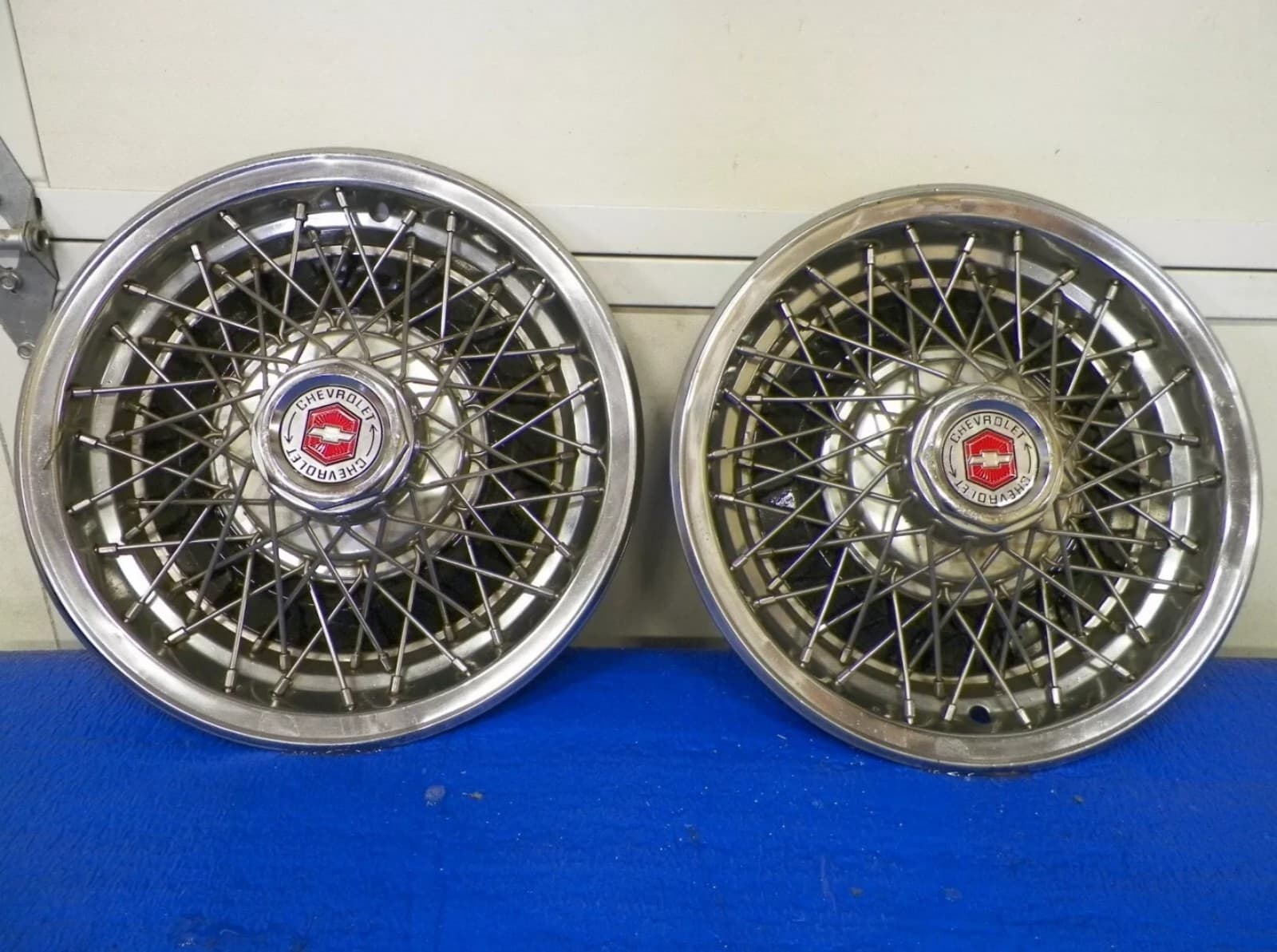 1970-1990 Chevrolet 15 inch wire wheel covers pair OEM 15 inch - Thumbnail 2