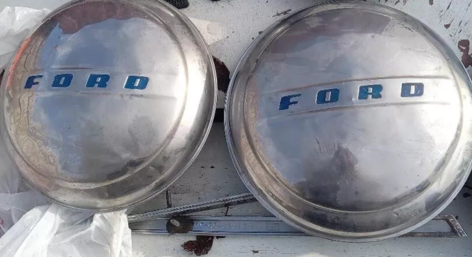 1947 1948 Ford Super Deluxe Hubcap Rim Wheel Cover Hub Cap set of 2 - Image 1