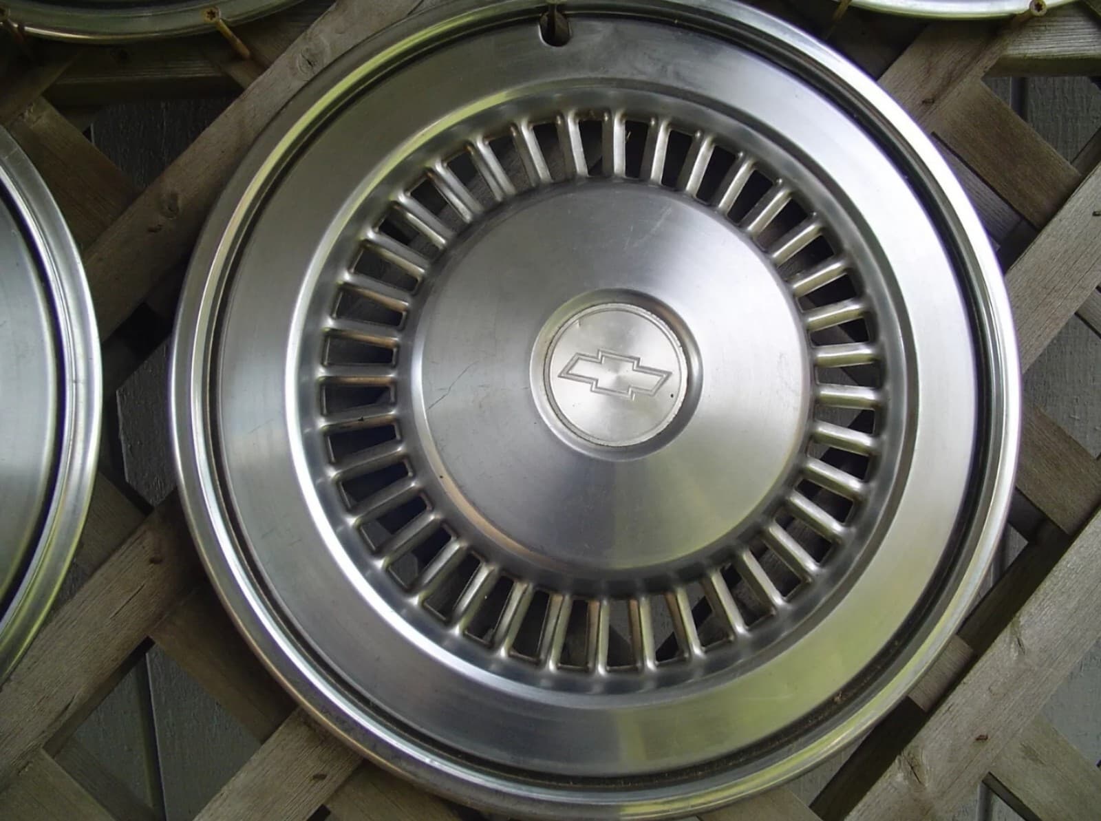 VINTAGE 1977 77 CHEVY CHEVROLET IMPALA CHEVELLE BELAIR HUBCAPS WHEEL COVERS - Thumbnail 5