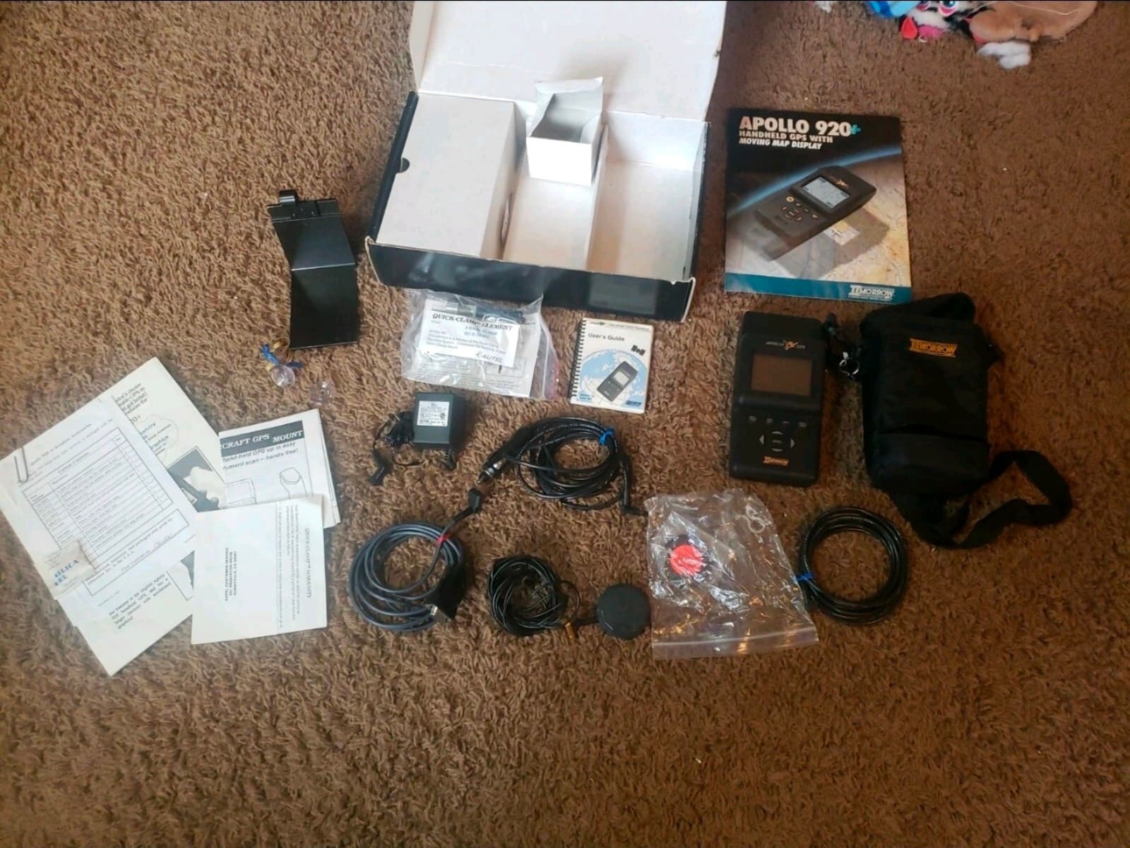 Apollo 920 handheld gps with moving map display with Extras - Image 1