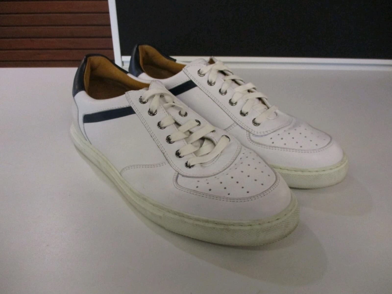 Magnanni Griffith Lo White Fashion Sneakers size 9.5 - Image 1
