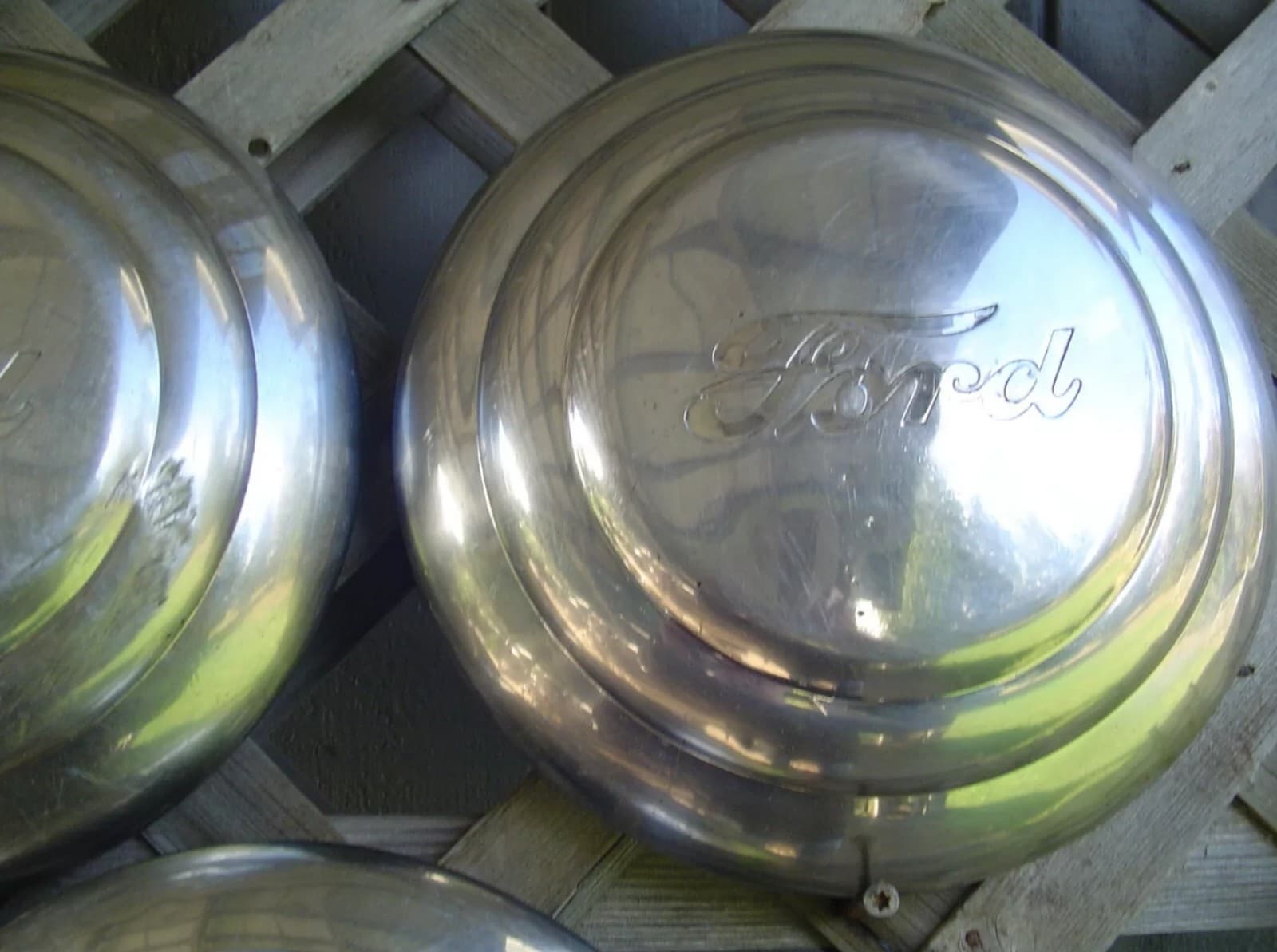 1941 VINTAGE FORD SUPER DELUX COUPE ROADSTER PICKUP TRUCK HUBCAPS WHEEL COVERS - Thumbnail 3