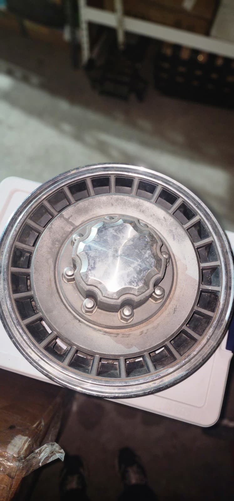 OEM 1987-1994 Ford F350 E350 16" Mag Hubcap Wheel Covers #0L p/n FOTA-1130-BA - Thumbnail 4