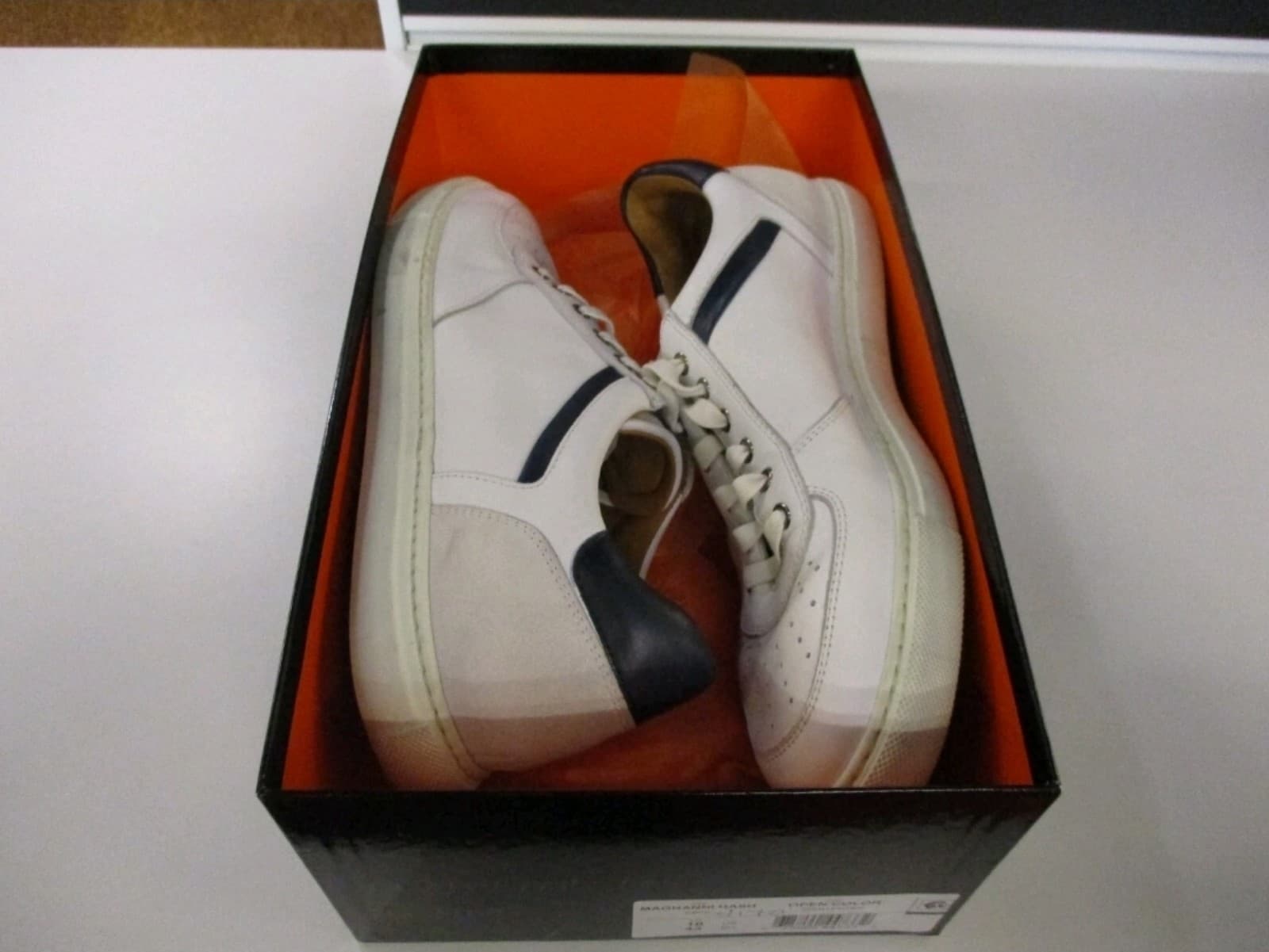 Magnanni Griffith Lo White Fashion Sneakers size 9.5 - Thumbnail 2