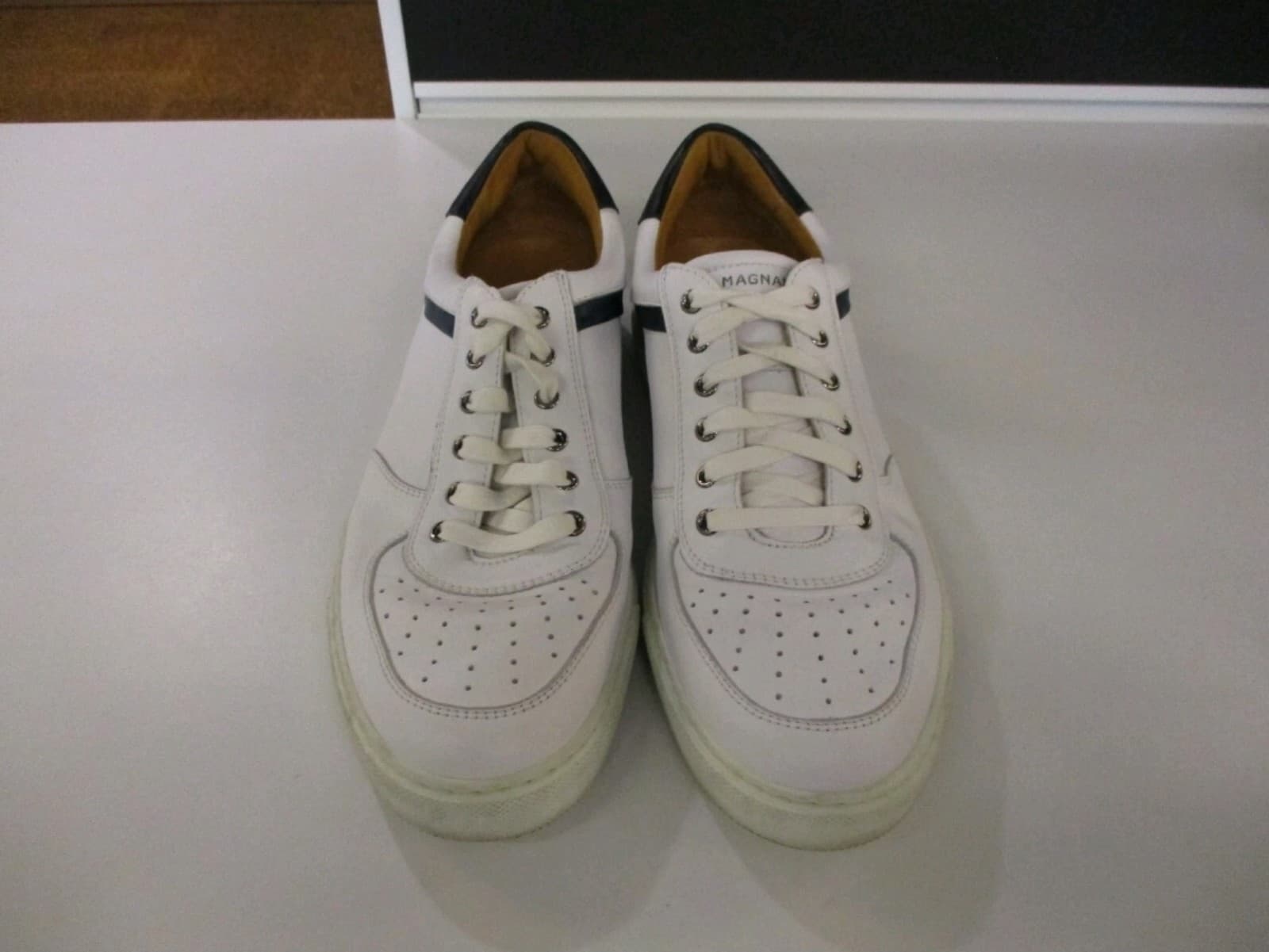 Magnanni Griffith Lo White Fashion Sneakers size 9.5 - Thumbnail 4
