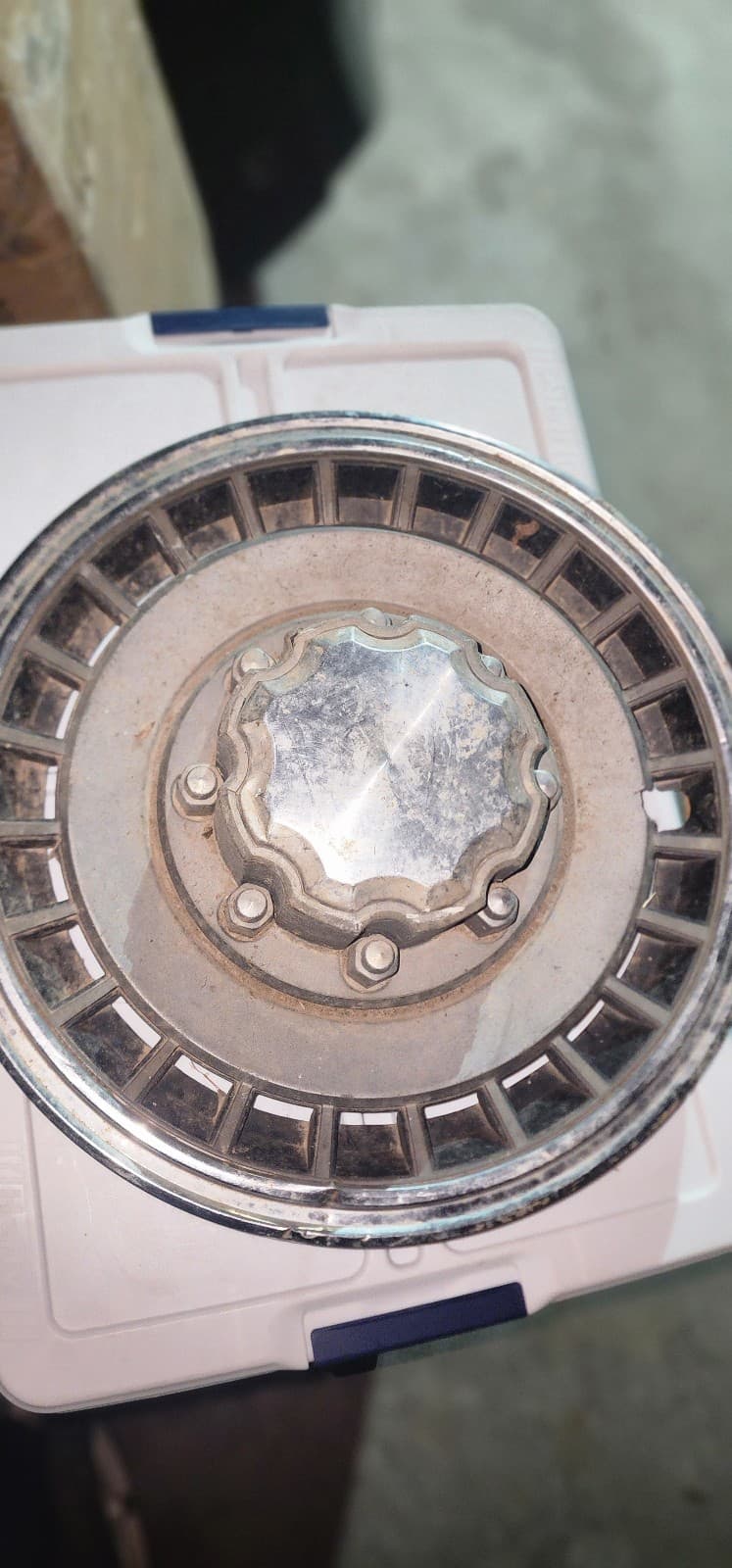 OEM 1987-1994 Ford F350 E350 16" Mag Hubcap Wheel Covers #0L p/n FOTA-1130-BA - Image 1