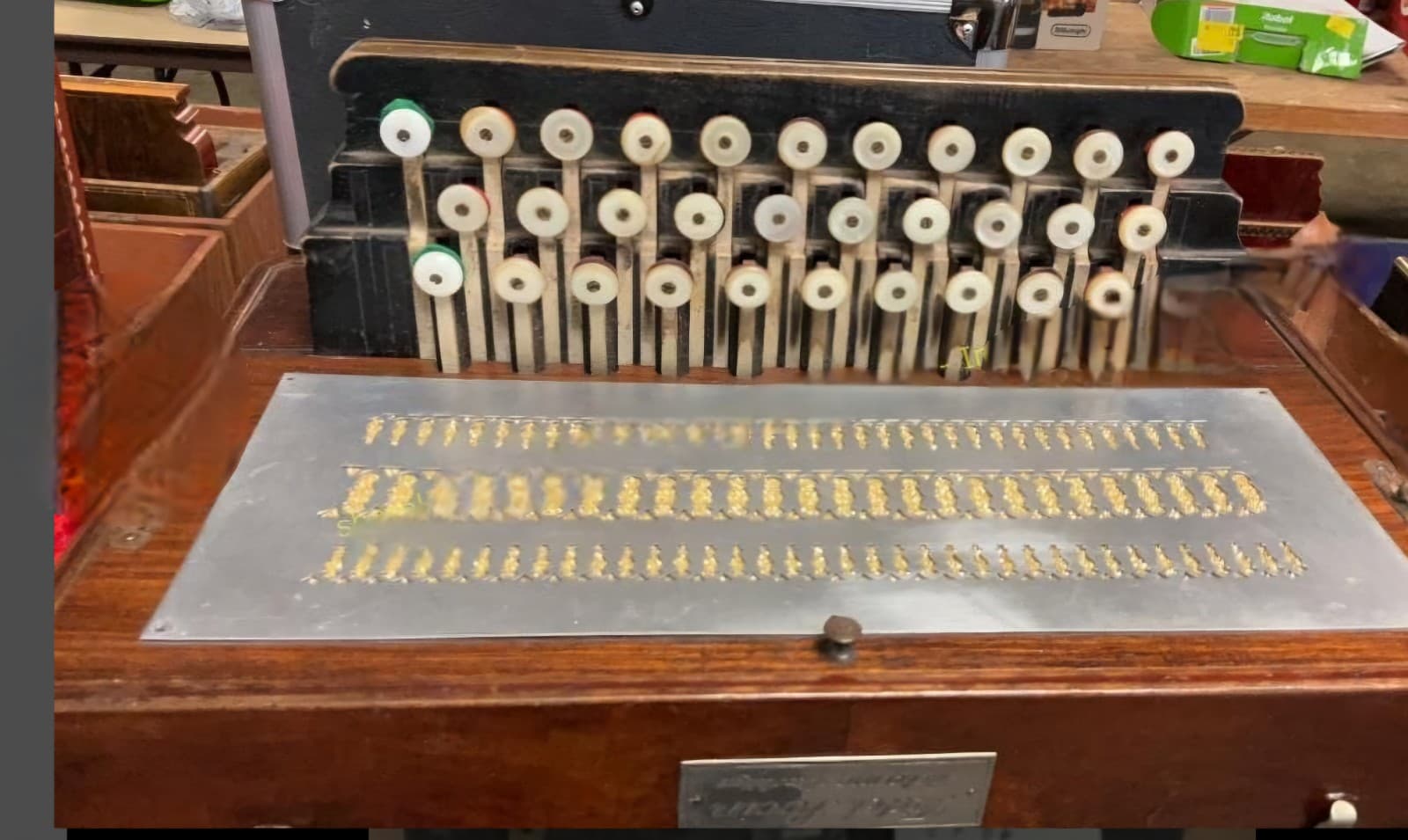 Vitak-Elsnic 31 Button Accordion with Case & Strap - Thumbnail 3