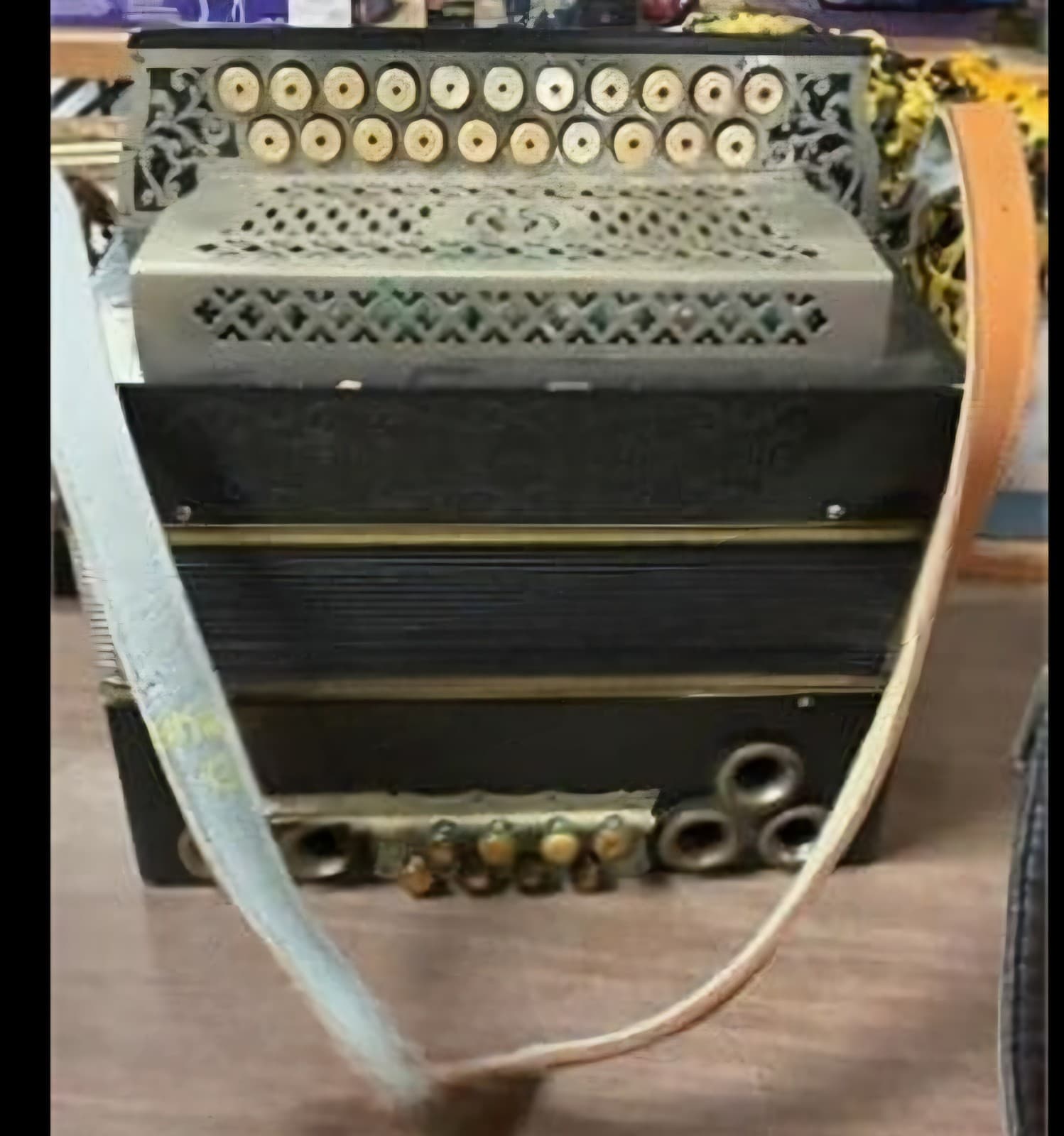 Hohner Accordion 21 Button Key board 8 button - Image 1