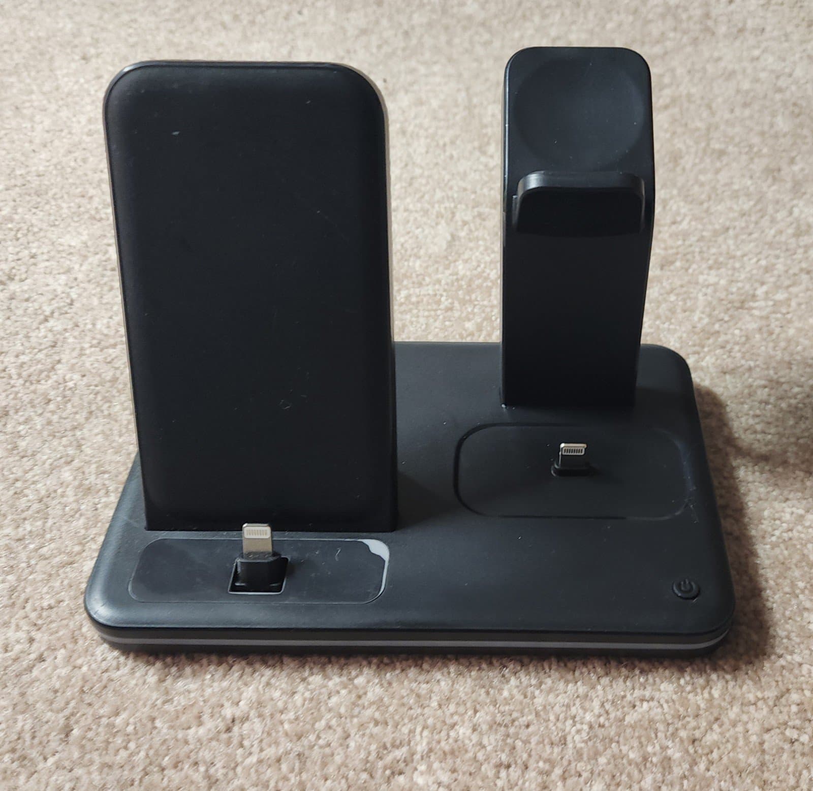 3-in-1 Apple Charging Dock - Thumbnail 2