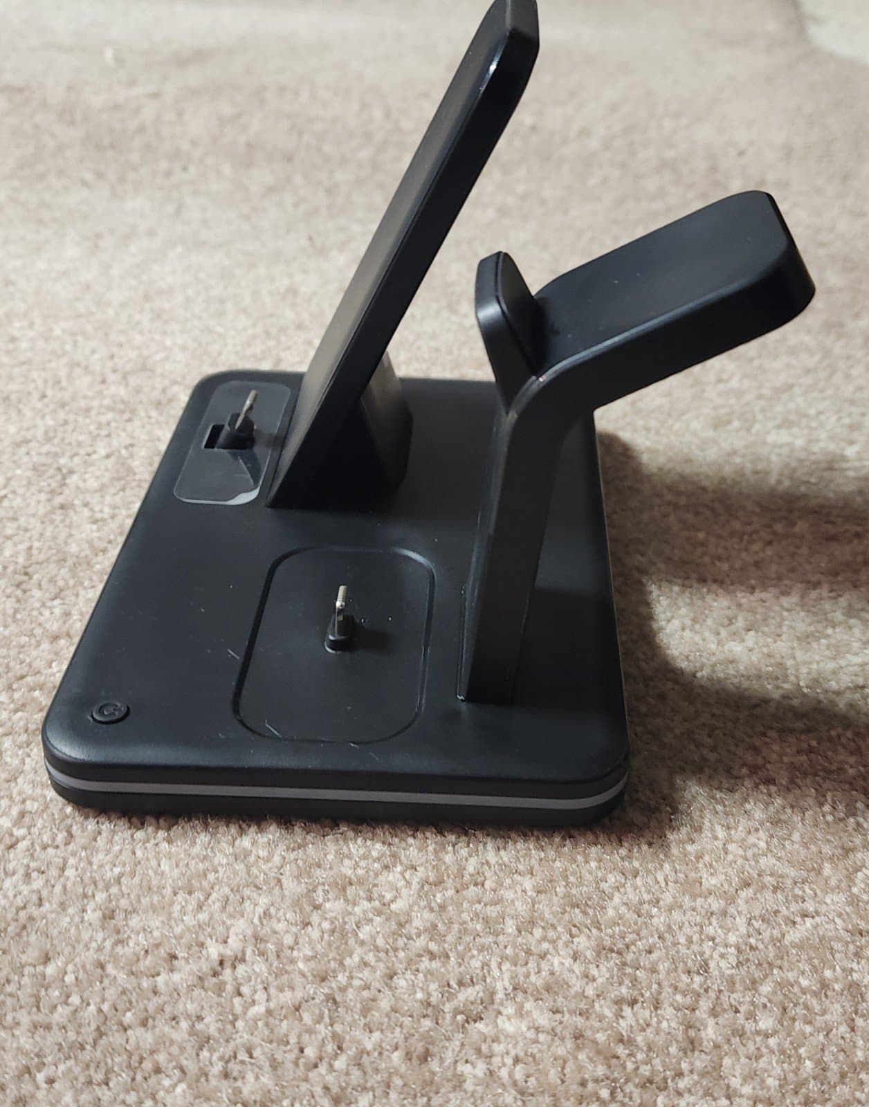 3-in-1 Apple Charging Dock - Thumbnail 3