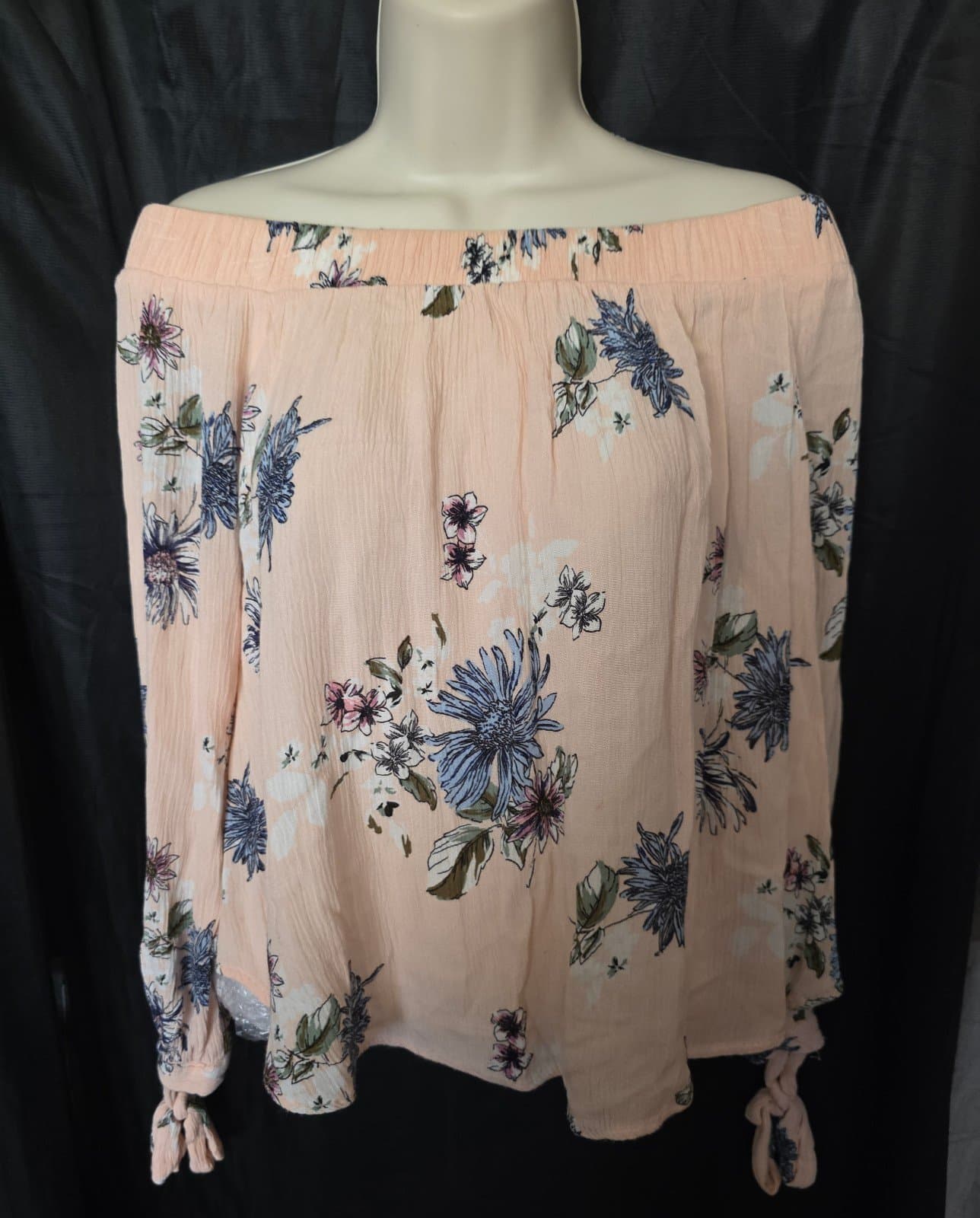 Women's Dress Shirt sz Large by HIP - Image 1