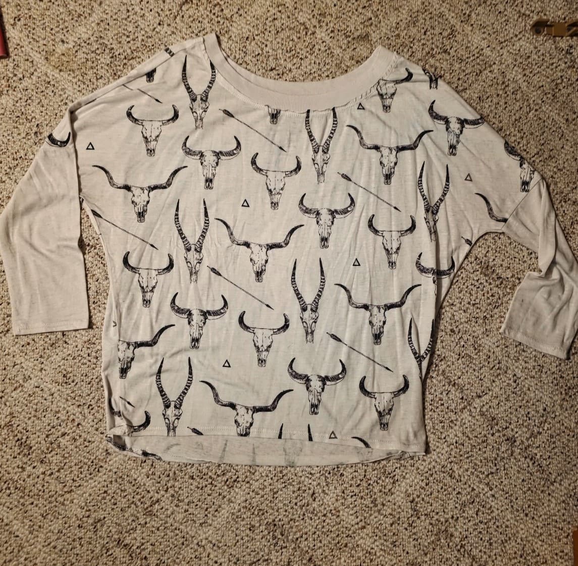 Women's Shirt sz Medium by Chaser - Image 1