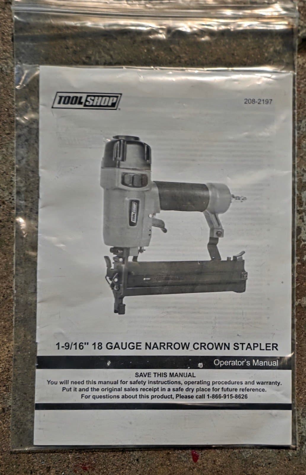 Tool Shop Pnuematic Air 1-9/16” 18 Gauge Narrow Crown Stapler w/Case - Thumbnail 2