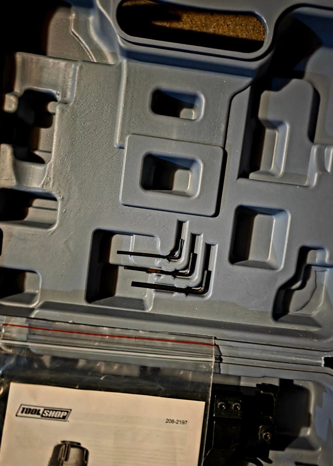 Tool Shop Pnuematic Air 1-9/16” 18 Gauge Narrow Crown Stapler w/Case - Thumbnail 3