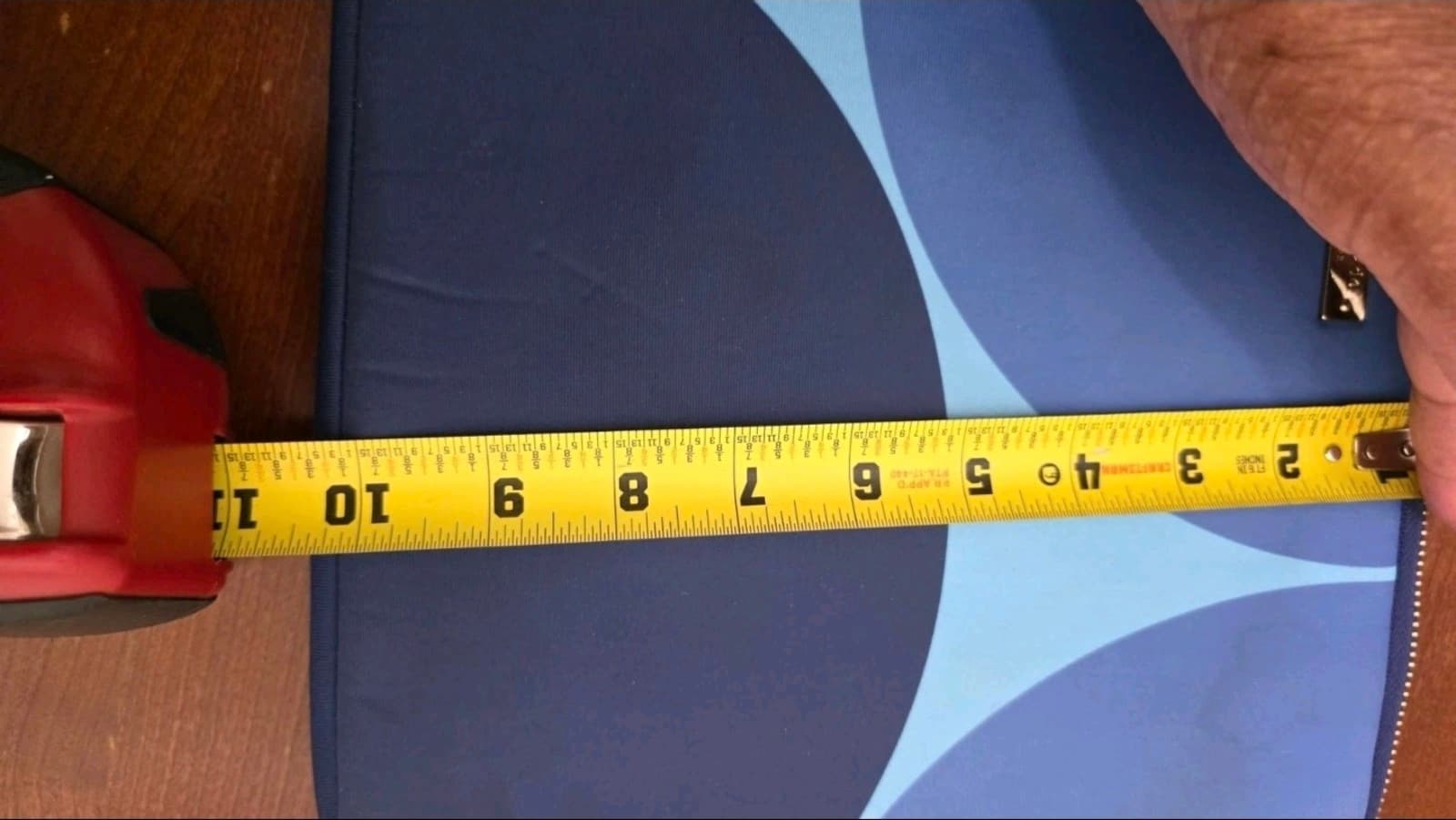 Kate Spade New York Blue Geometric Laptop Sleeve 13" - Thumbnail 5