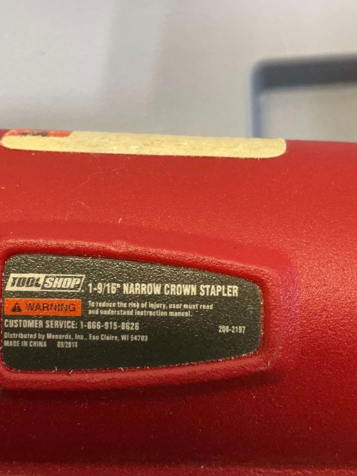 Tool Shop Pnuematic Air 1-9/16” 18 Gauge Narrow Crown Stapler w/Case - Thumbnail 4