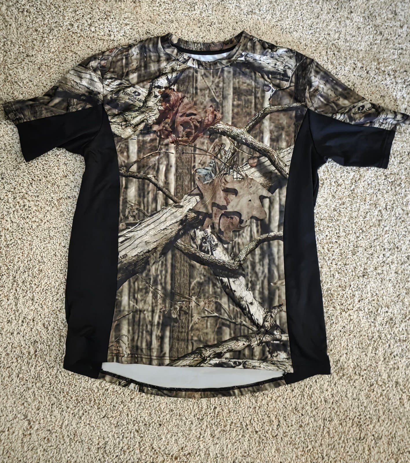 Men's Camp Shirt sz L - Image 1