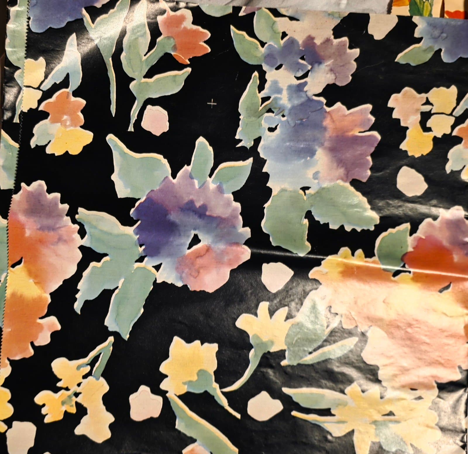 Hallmark Wrapping Paper+ Bonus - Thumbnail 4