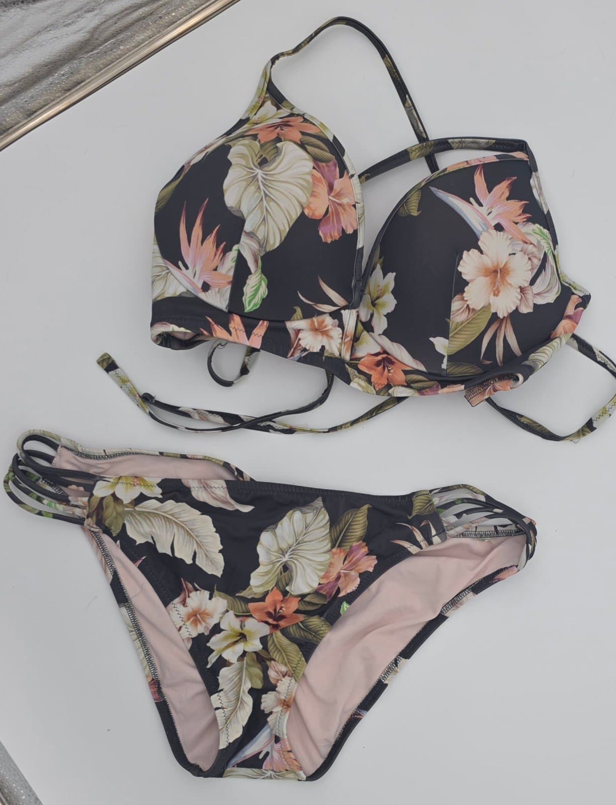 Shade & Shore Bikini sz large - Image 1