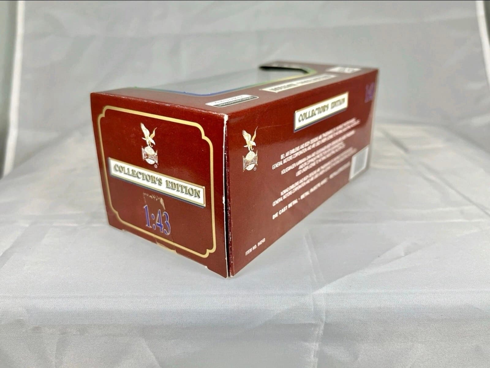 Yat Ming Road Signature 1955 Ford Fairlane Crown Victoria 1:43 Black & Yellow - Thumbnail 2