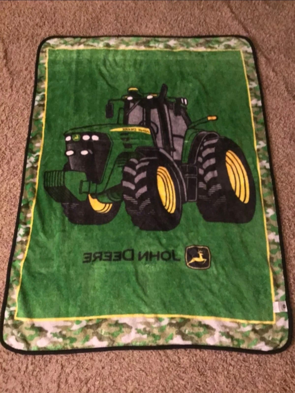 Vintage John Deere Fleece Throw Blanket Tractor Green Camouflage 60” X 46” - Thumbnail 4