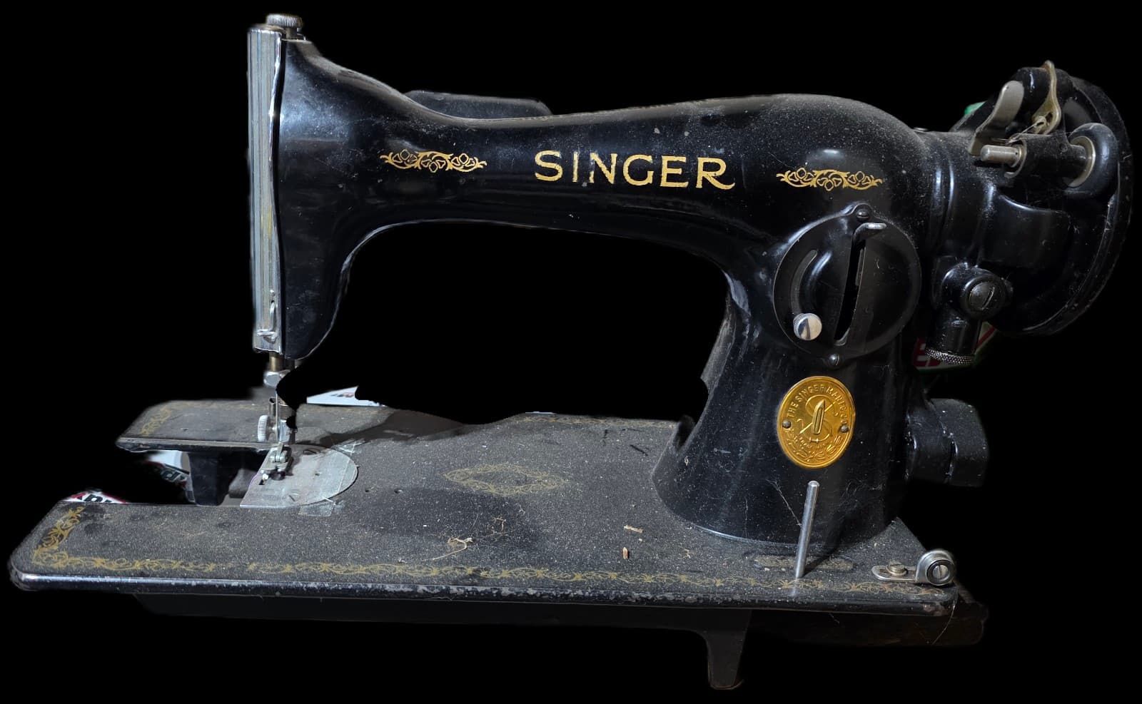 Vintage Singer 15-91 Sewing Machine Clean - Image 1