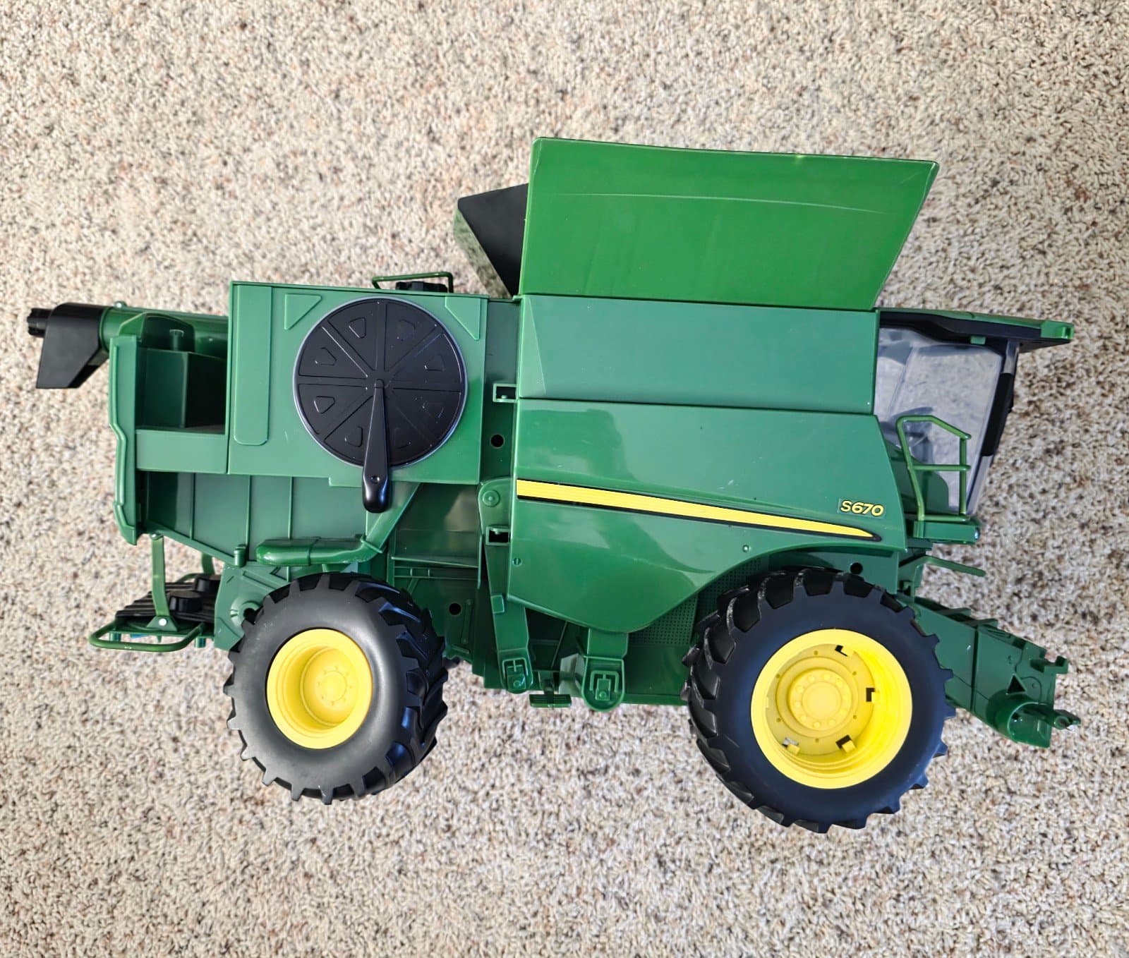 Bruder John Deere S670 Combine Harvester Farm Toy - No heads - Thumbnail 5